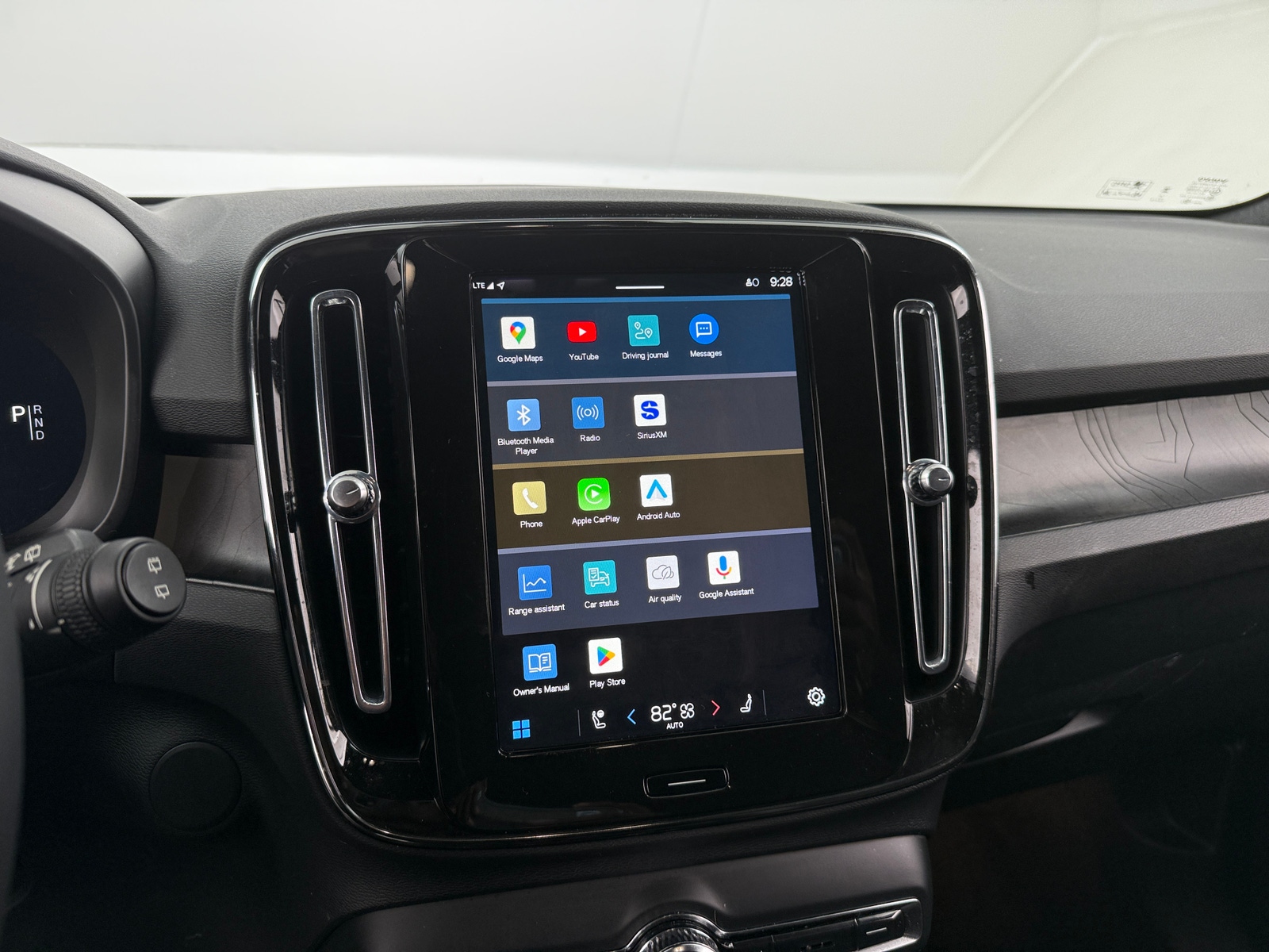 Thumbnail: 2024 Volvo XC40 - 4