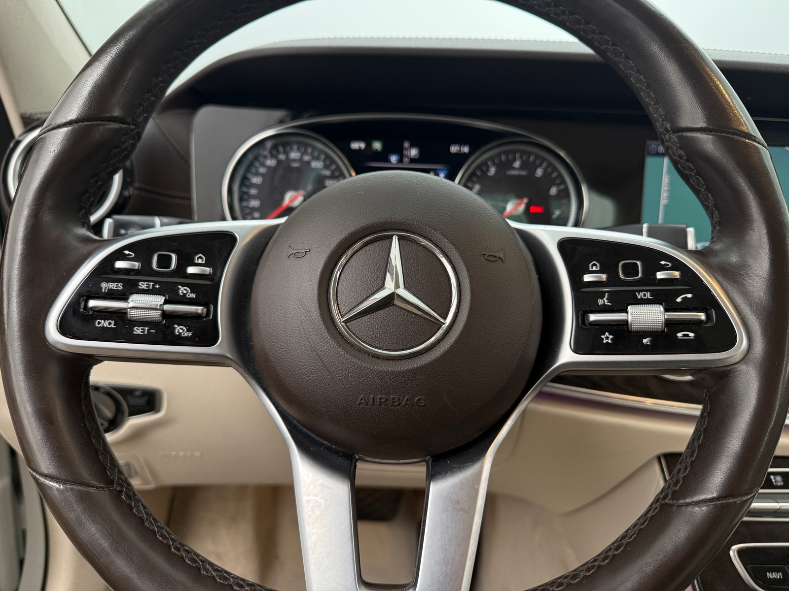 Thumbnail: 2019 Mercedes-Benz E-Class - 4