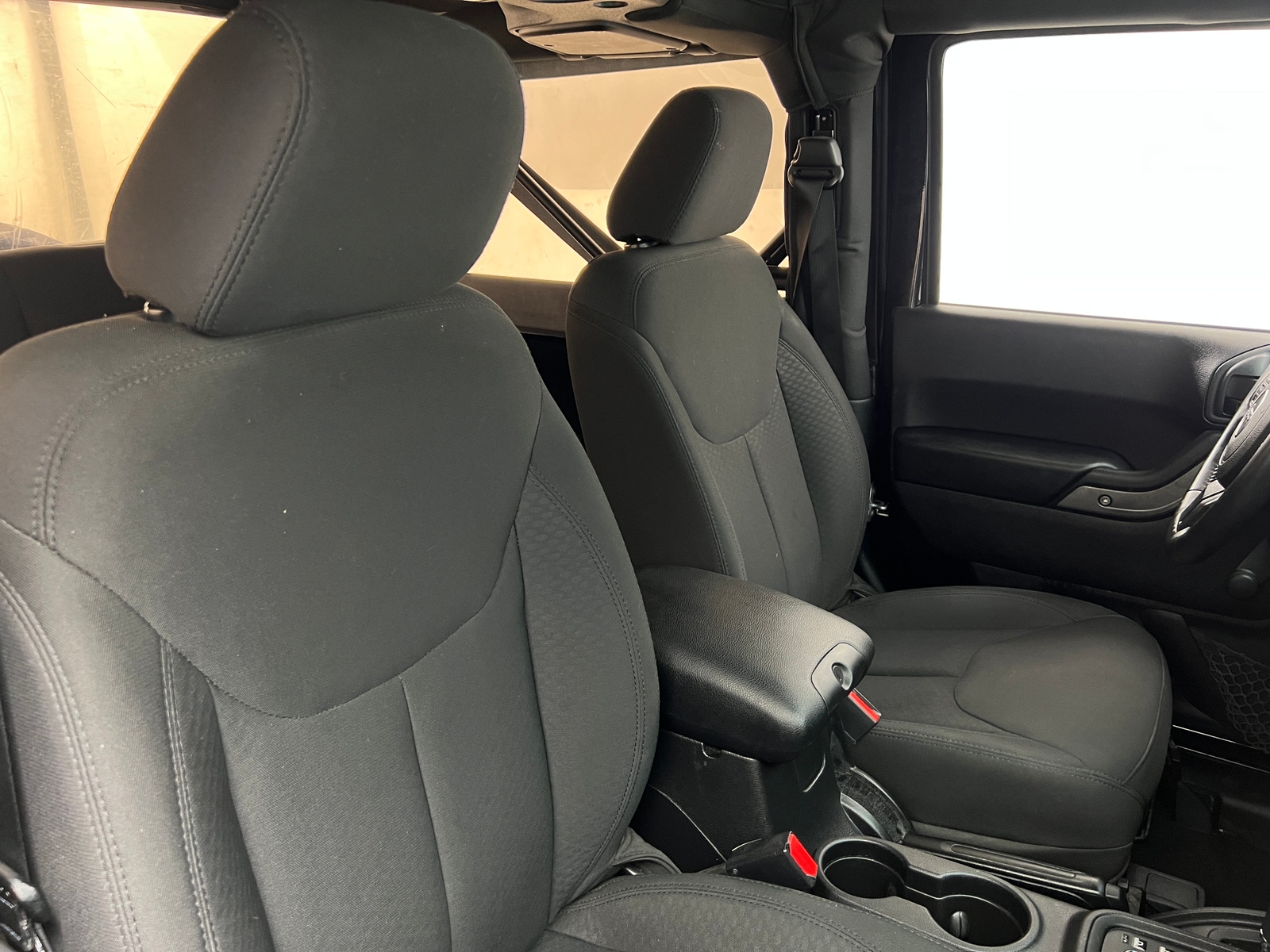 Thumbnail: 2016 Jeep Wrangler - 2