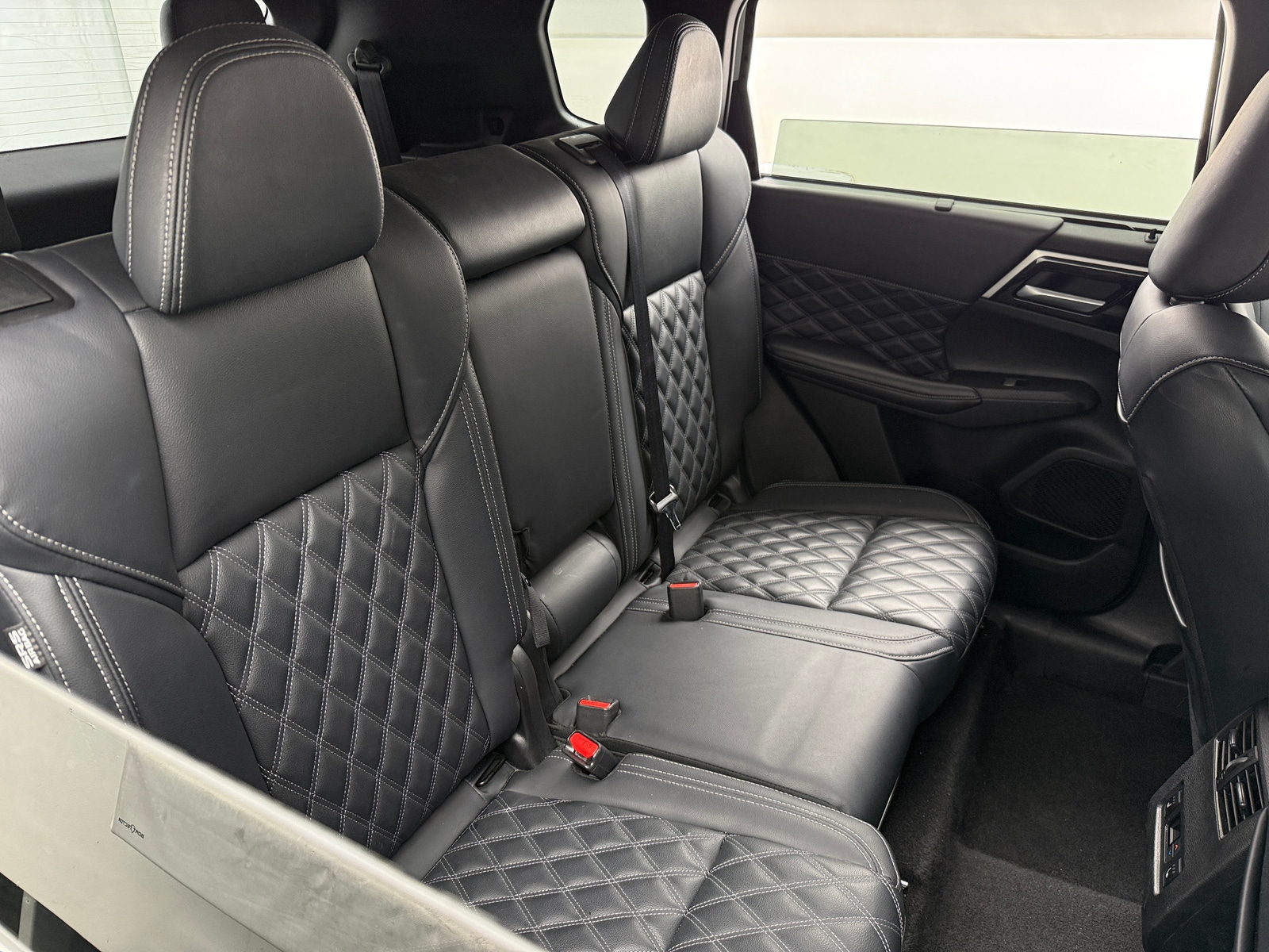 Thumbnail: 2024 Mitsubishi Outlander - 5