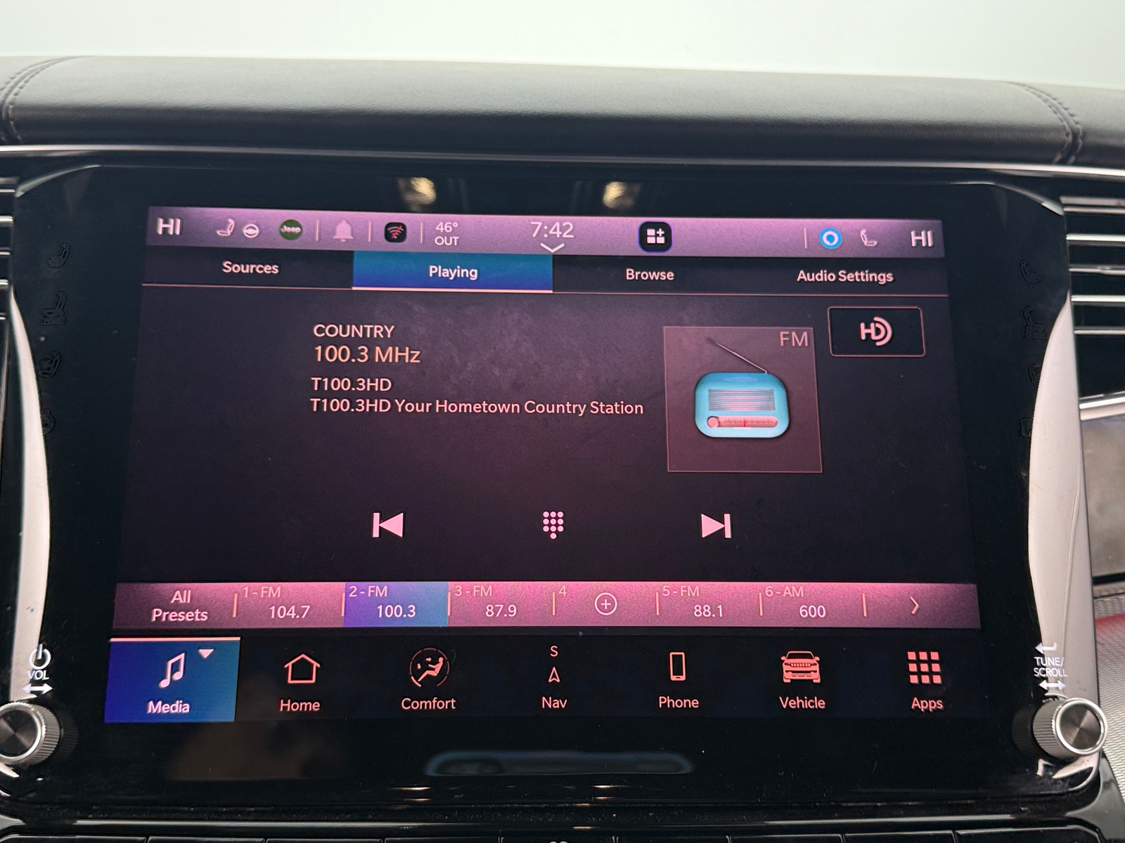 Thumbnail: 2022 Jeep Grand Wagoneer - 3