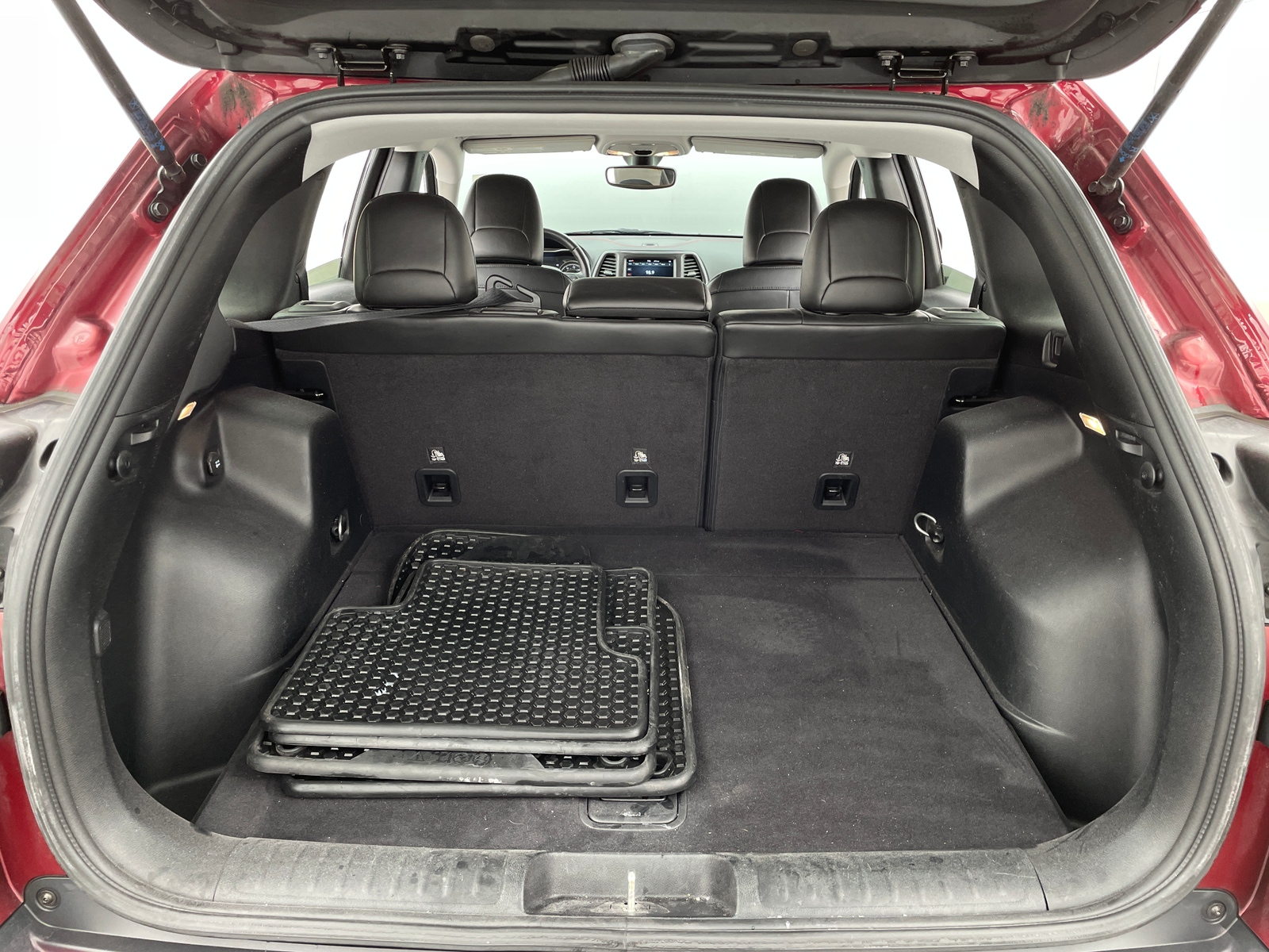 Thumbnail: 2020 Jeep Cherokee - 7