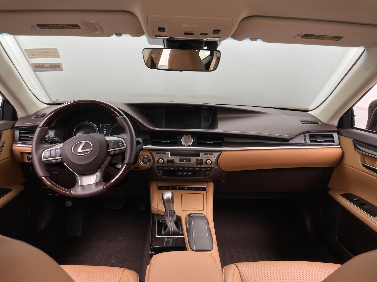 Thumbnail: 2018 Lexus ES - 2