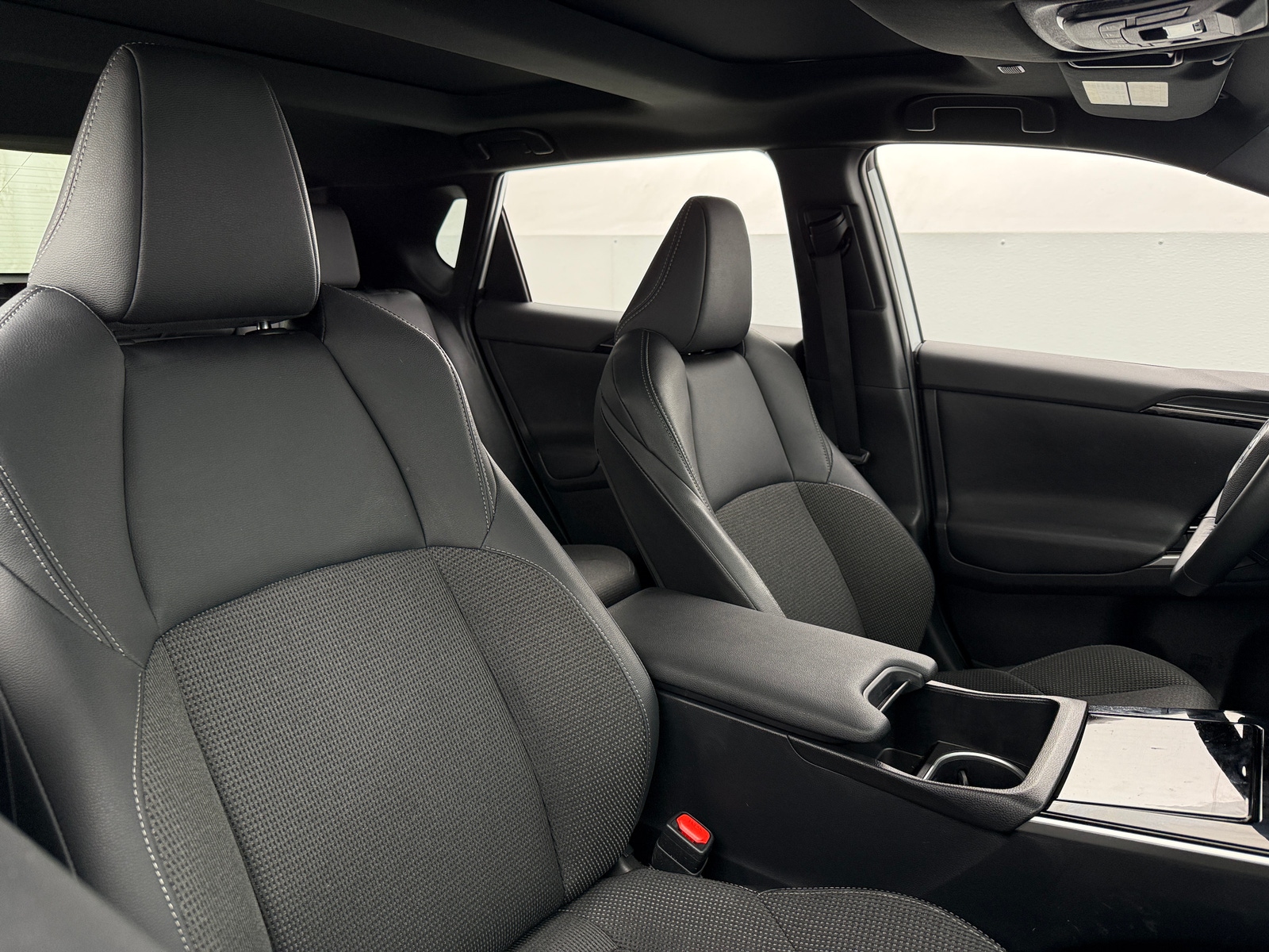 Thumbnail: 2025 Toyota bZ4X - 2