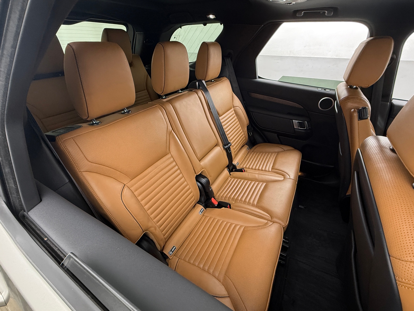 Thumbnail: 2019 Land Rover Discovery - 5