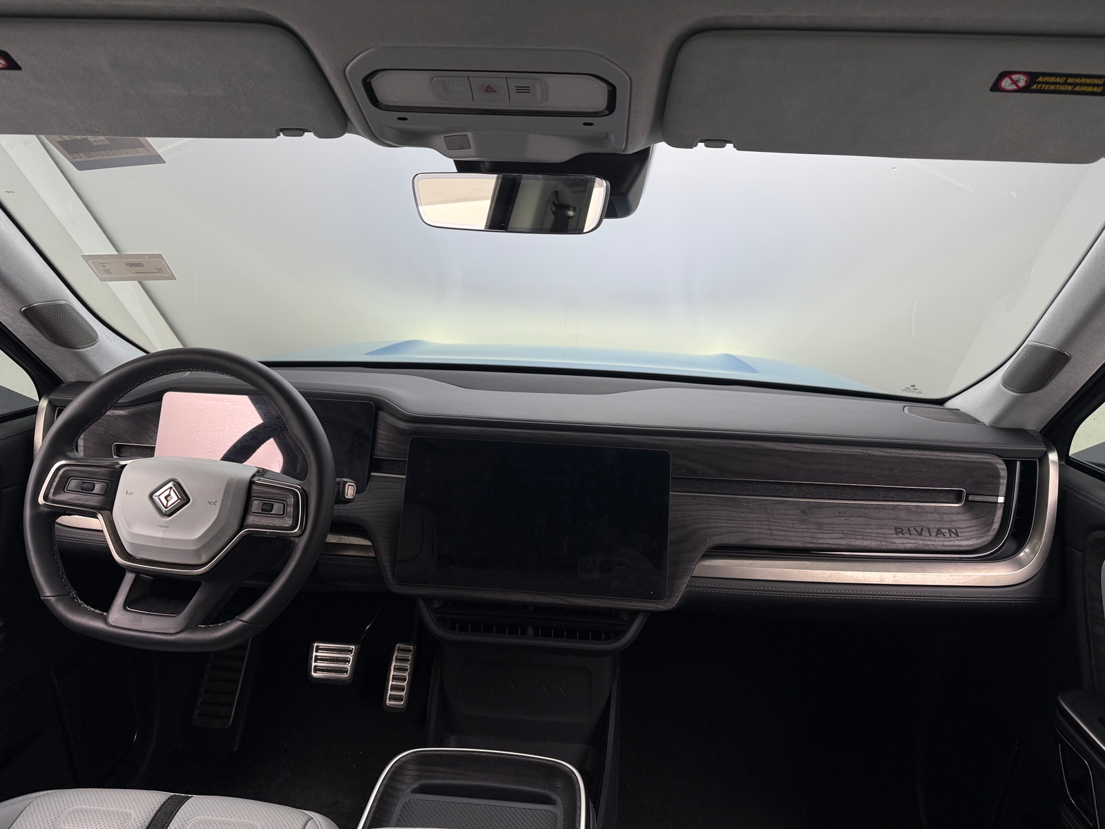 Thumbnail: 2023 Rivian R1S - 2