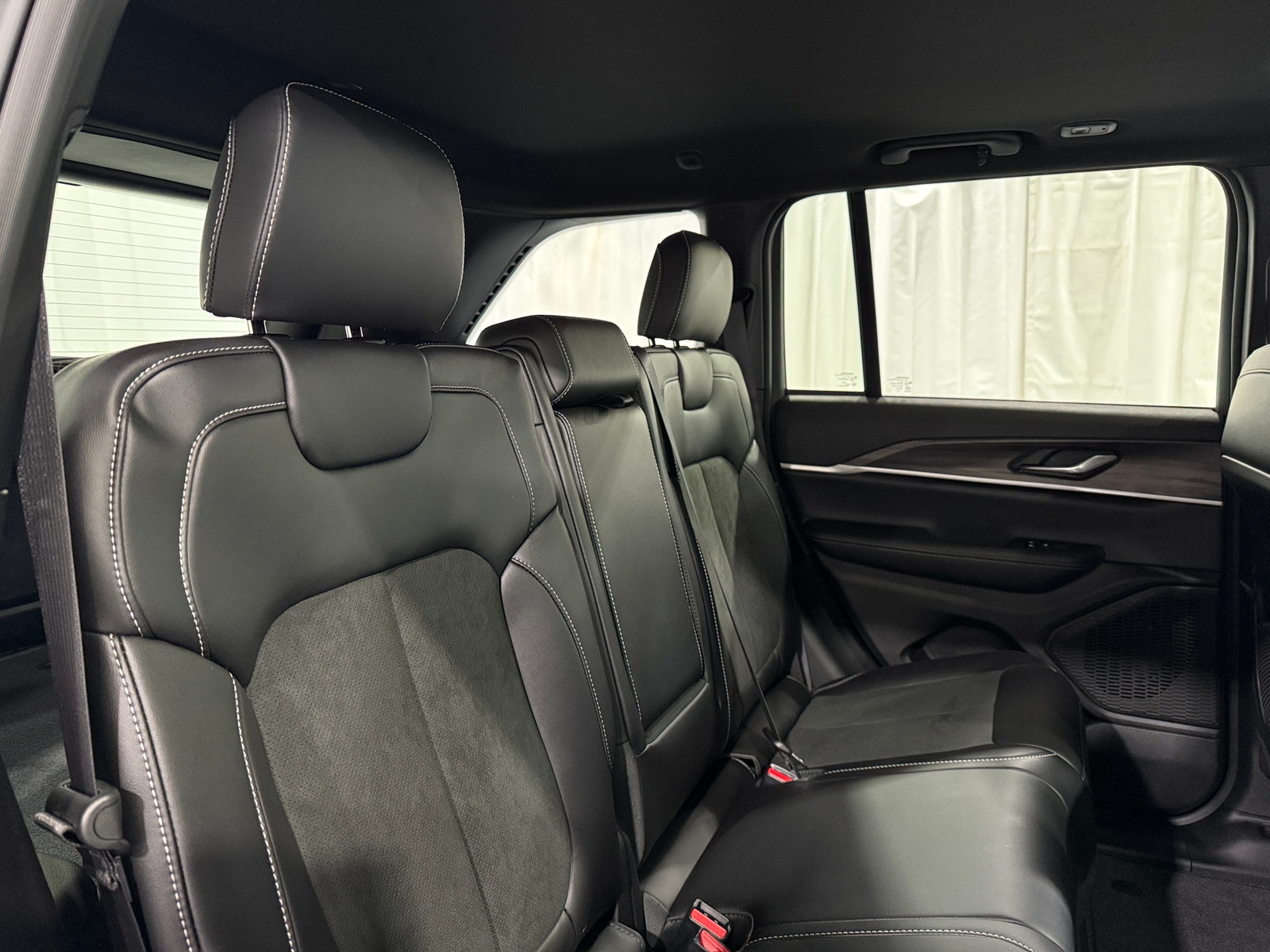 Thumbnail: 2026 Jeep Grand Cherokee - 5