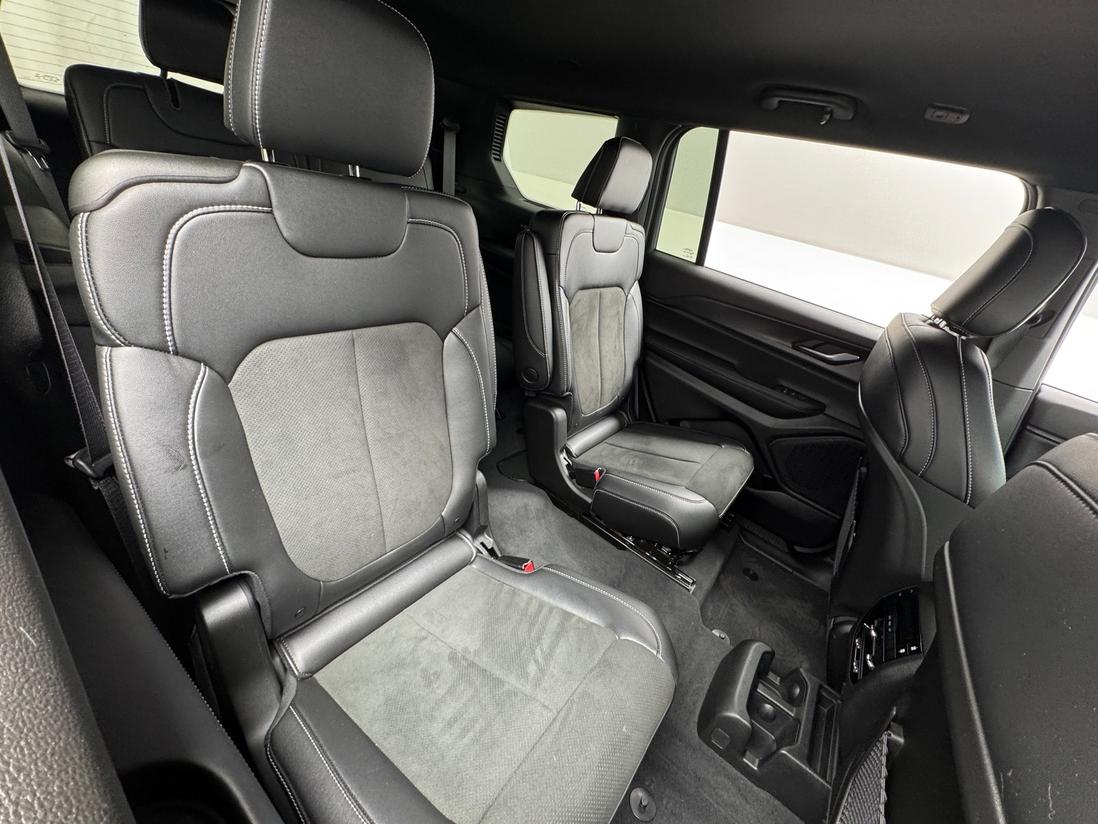 Thumbnail: 2025 Jeep Grand Cherokee L - 5