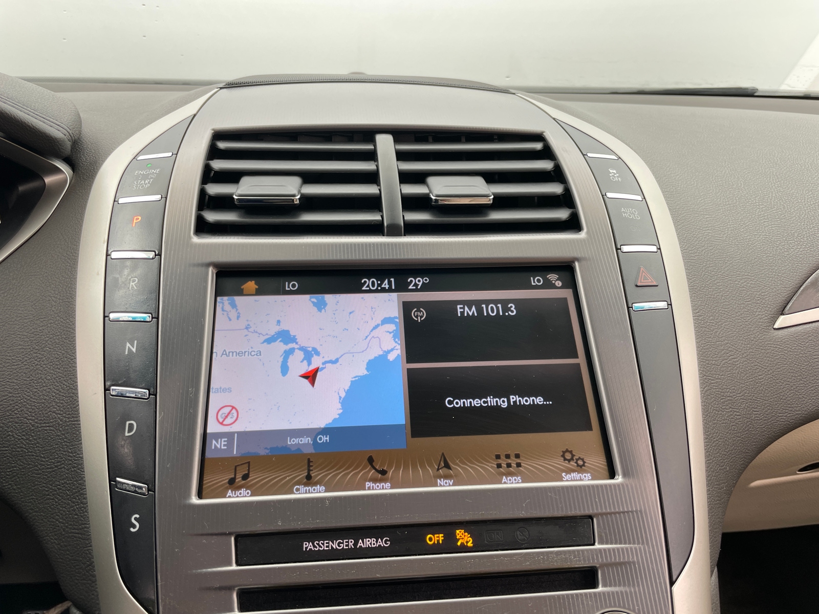 Thumbnail: 2018 Lincoln MKZ - 3