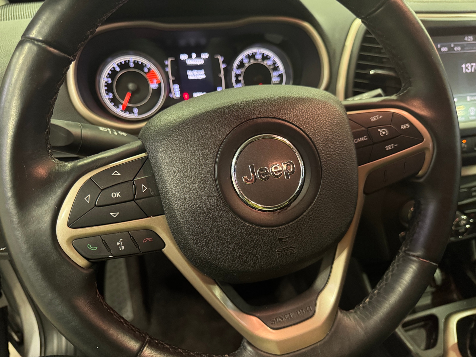 Thumbnail: 2016 Jeep Cherokee - 5