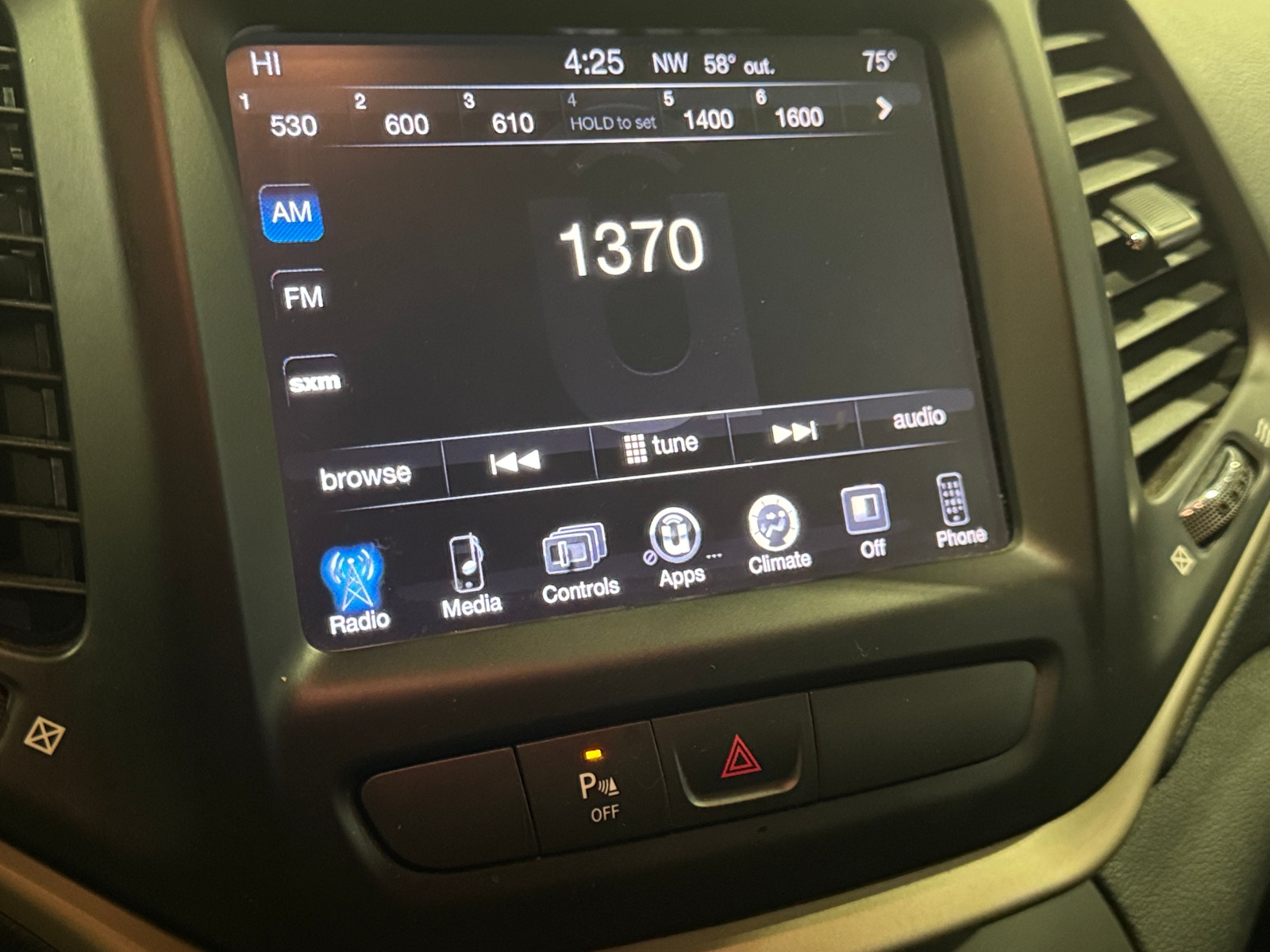 Thumbnail: 2016 Jeep Cherokee - 4