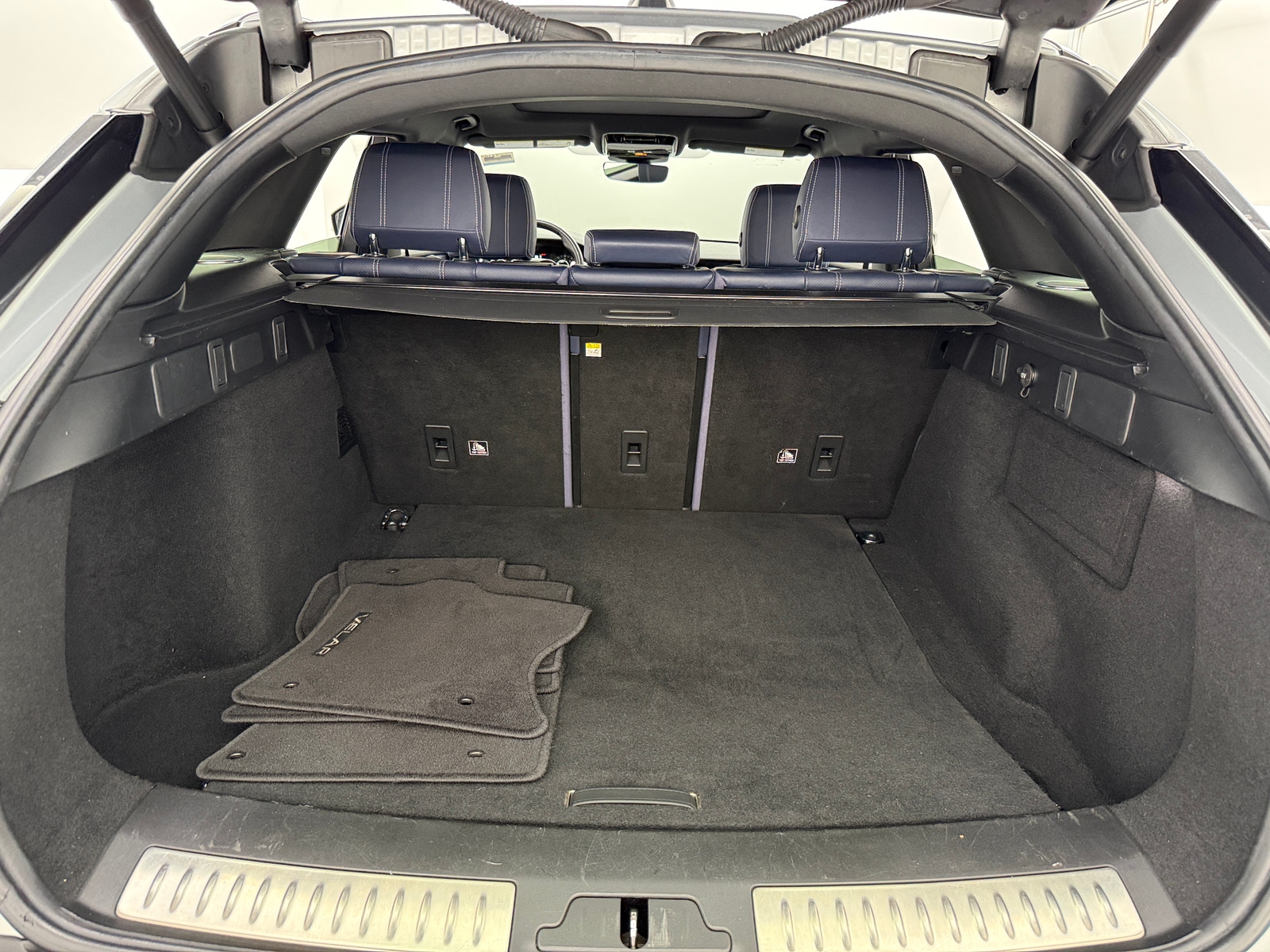 Thumbnail: 2020 Land Rover Range Rover Velar - 6