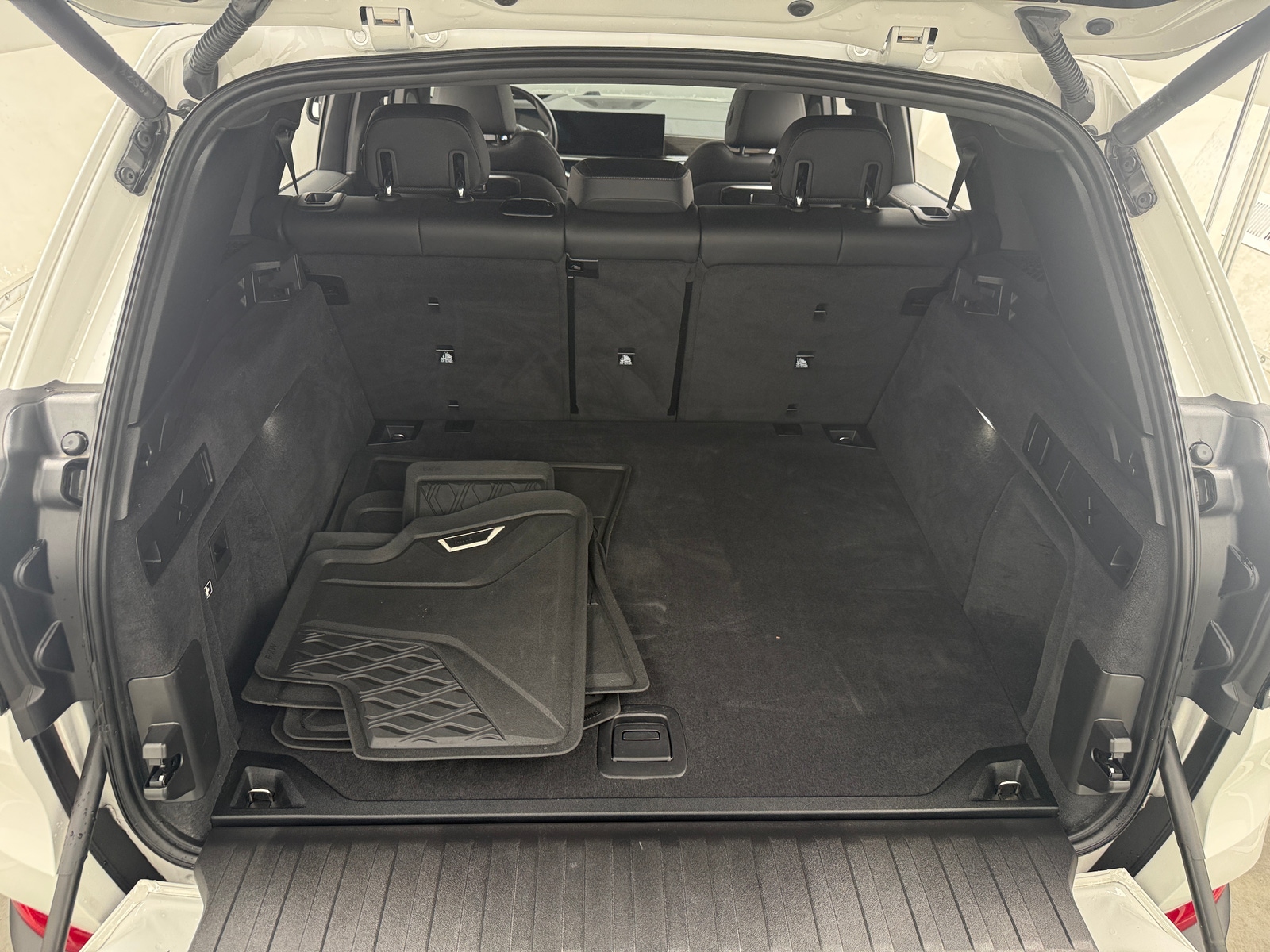 Thumbnail: 2024 BMW X5 - 6