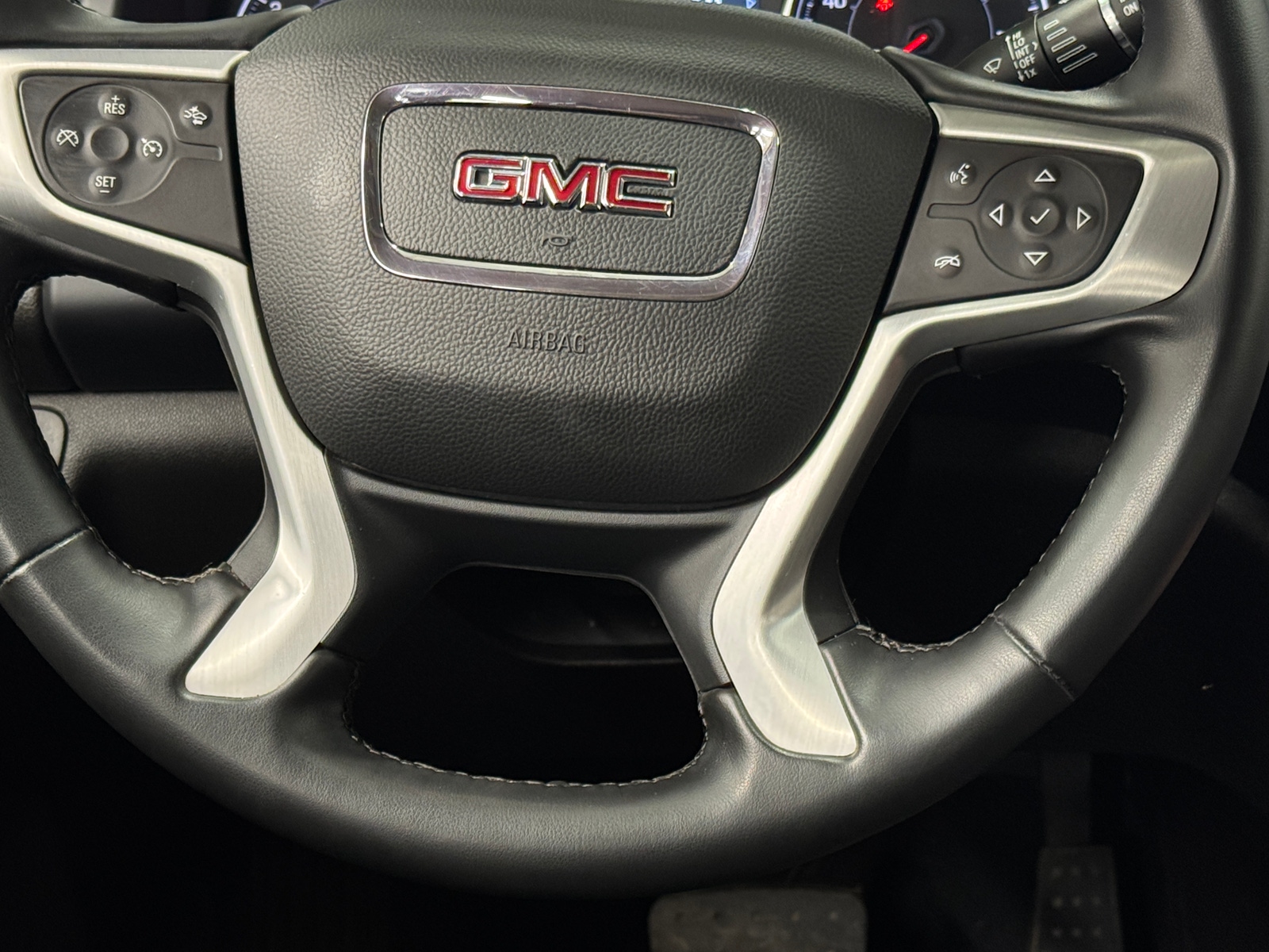 Thumbnail: 2023 GMC Acadia - 4