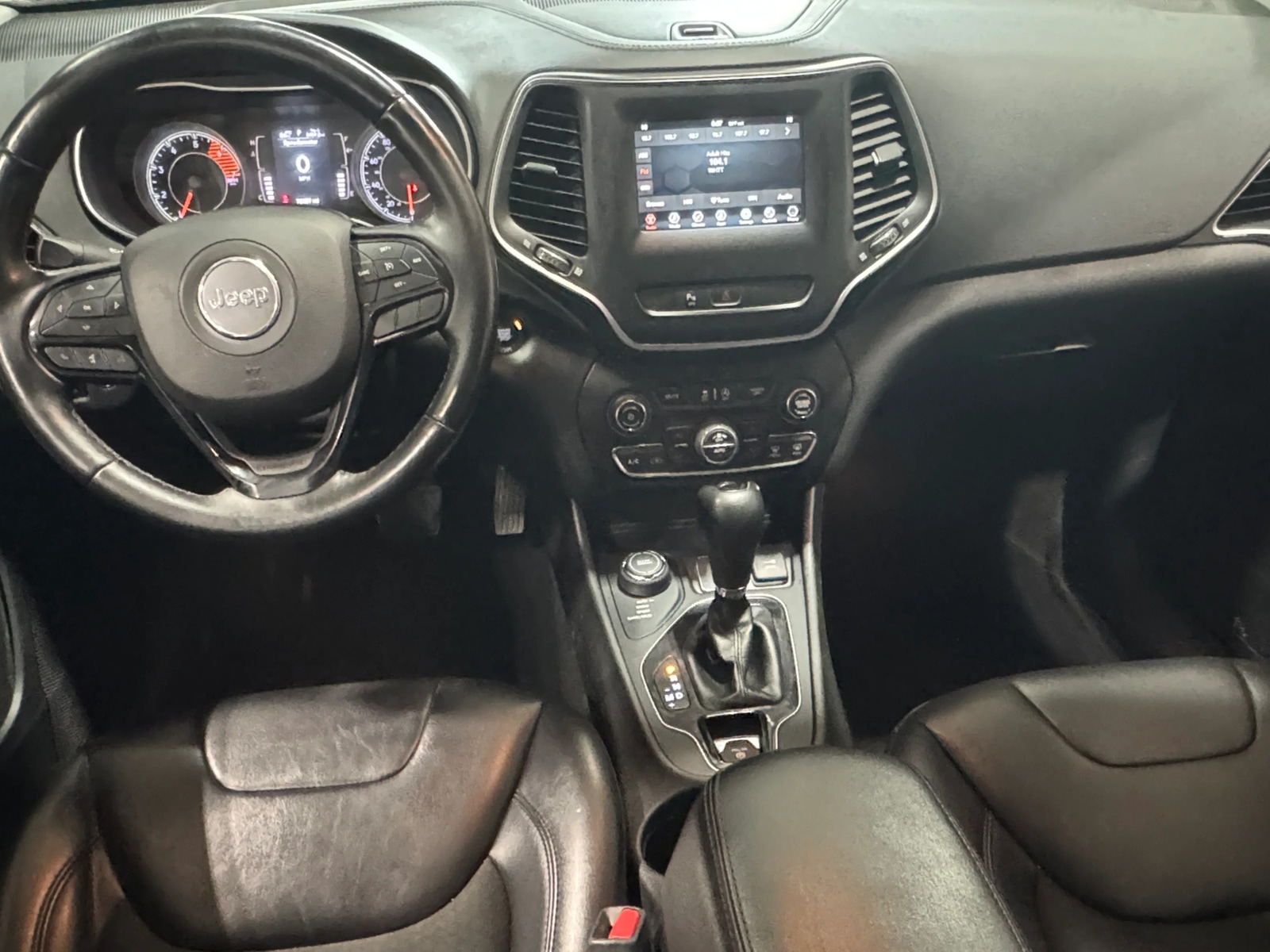 Thumbnail: 2019 Jeep Cherokee - 3