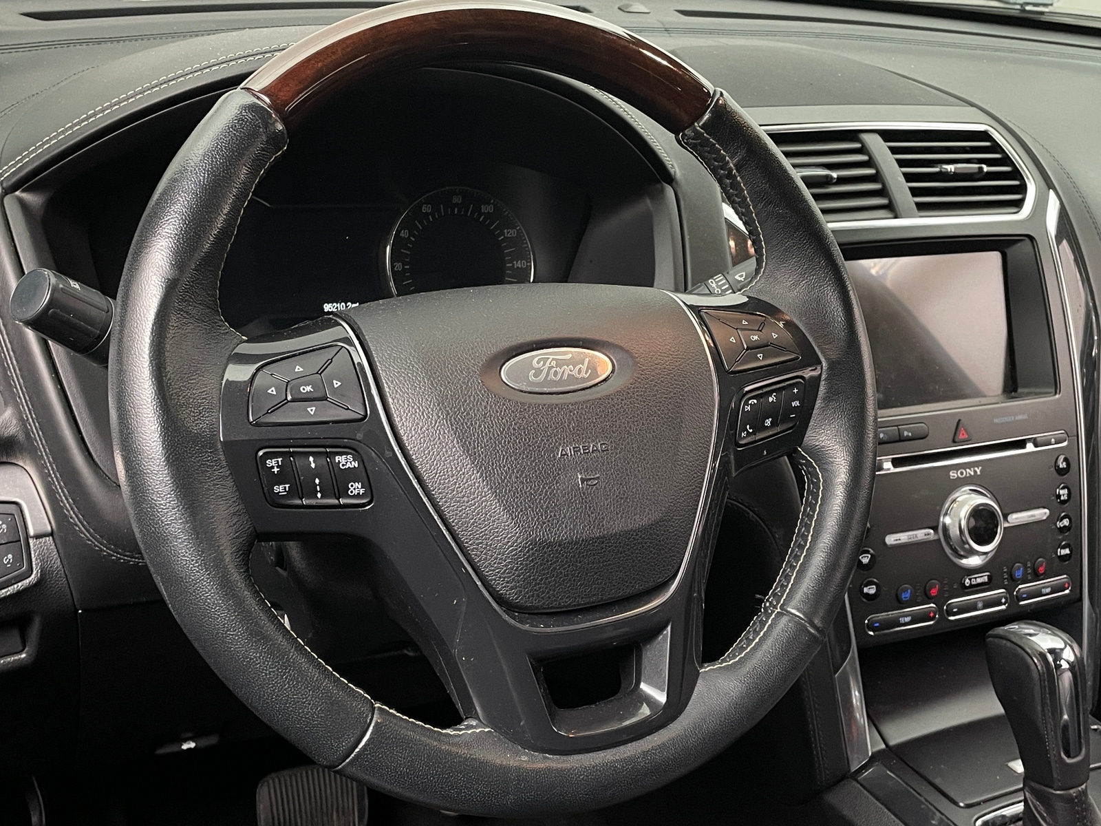 Thumbnail: 2018 Ford Explorer - 4