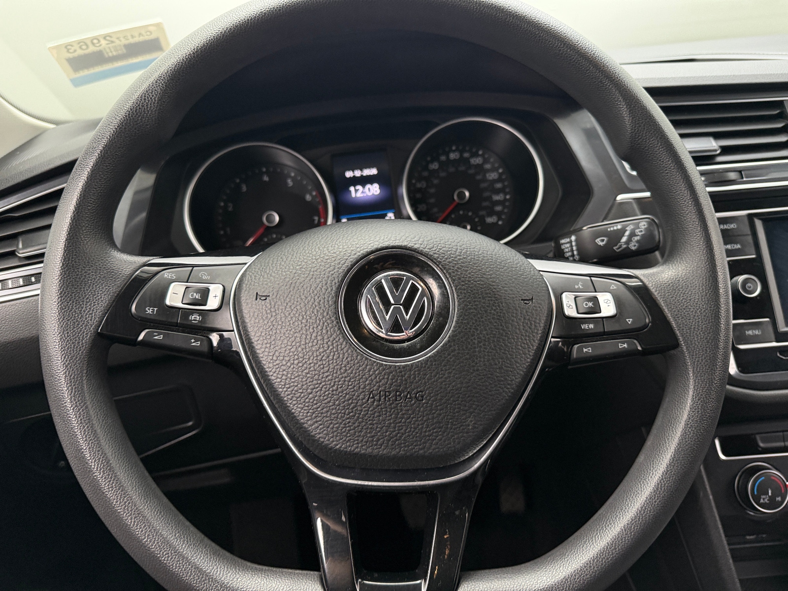 Thumbnail: 2021 Volkswagen Tiguan - 5