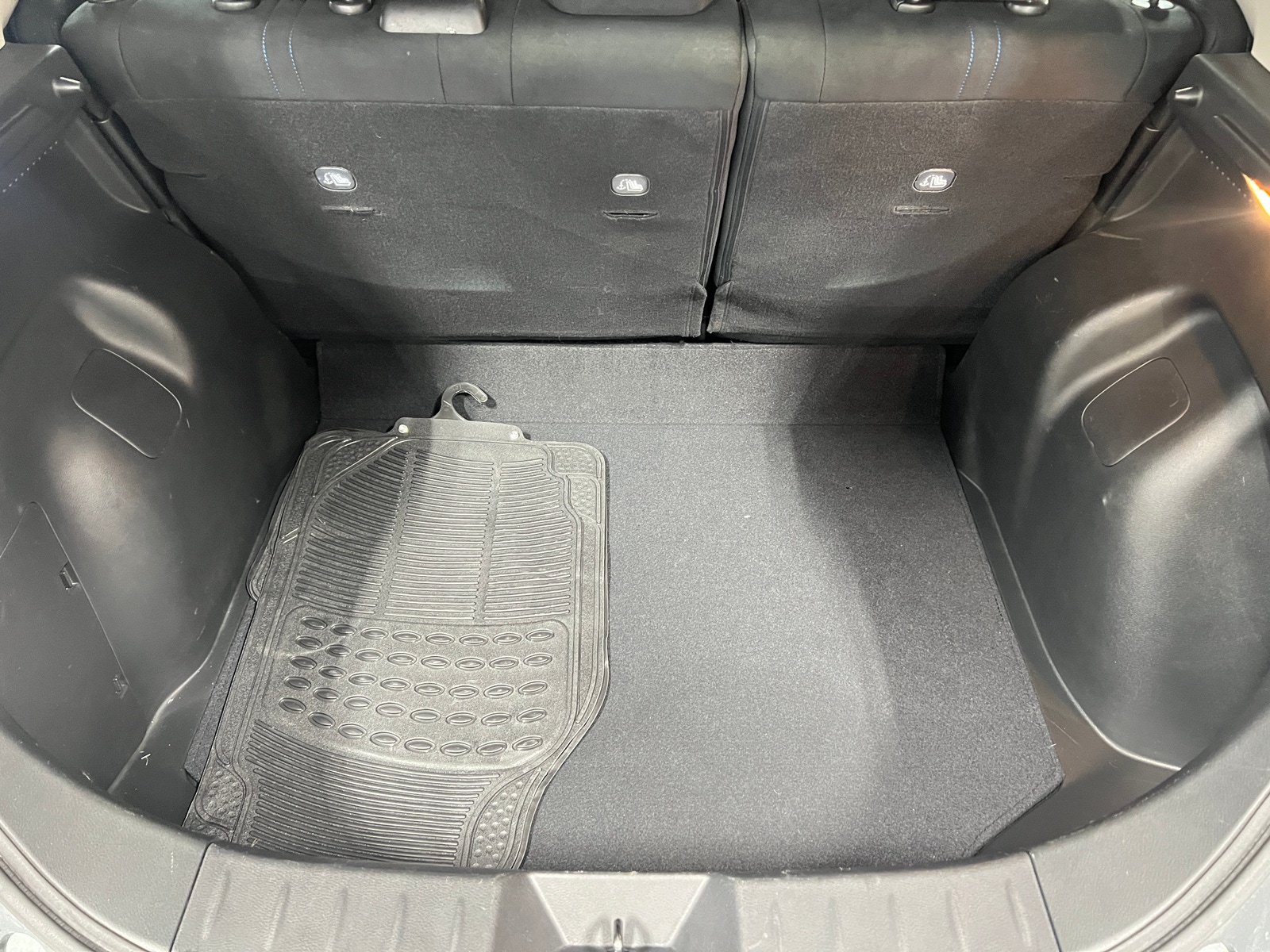 Thumbnail: 2023 Nissan Leaf - 7