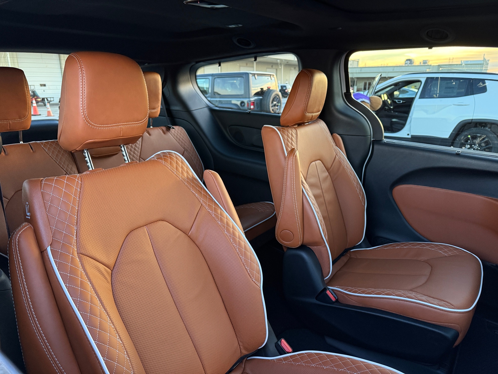 Thumbnail: 2026 Chrysler Pacifica - 5