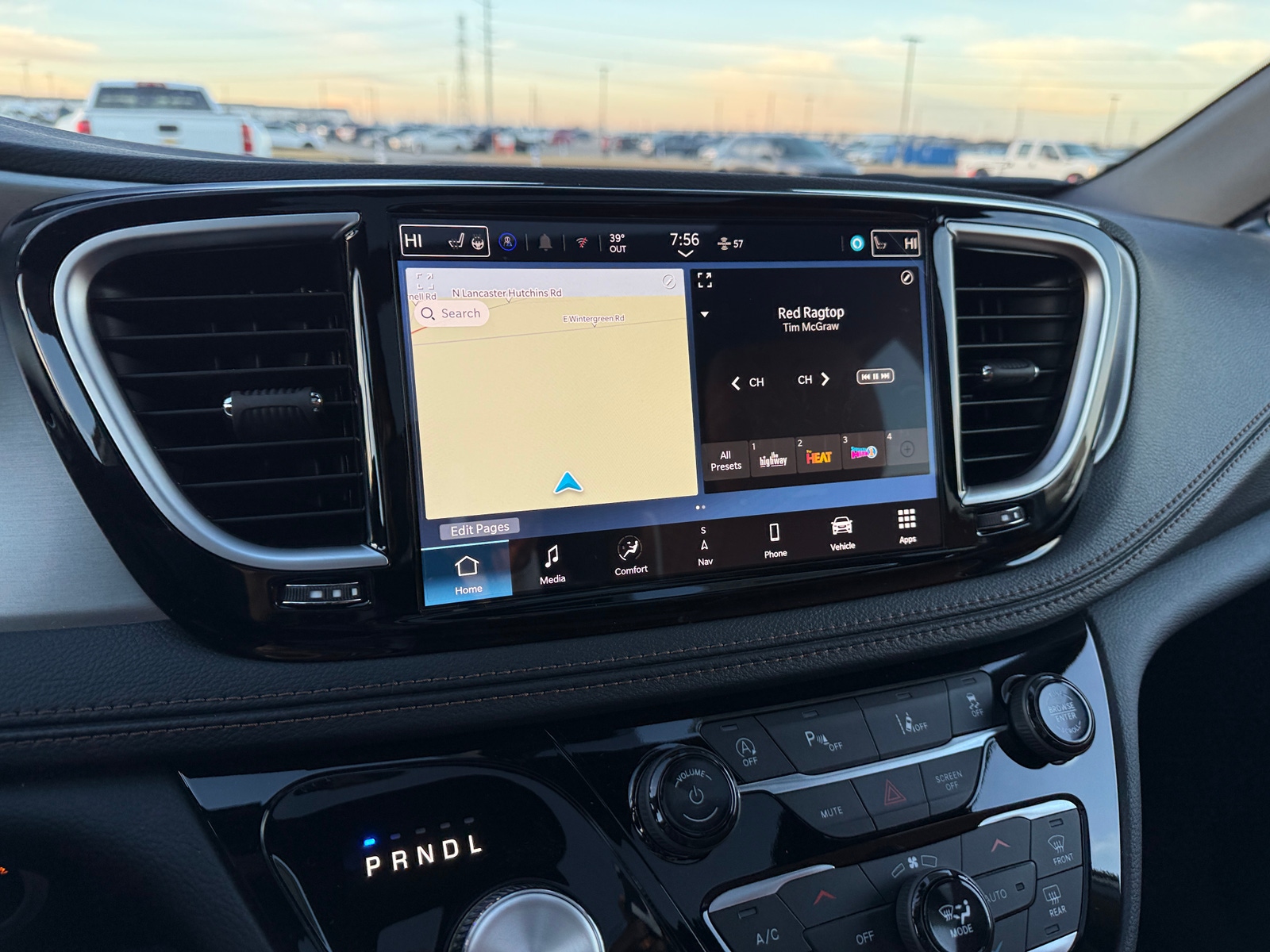 Thumbnail: 2026 Chrysler Pacifica - 3