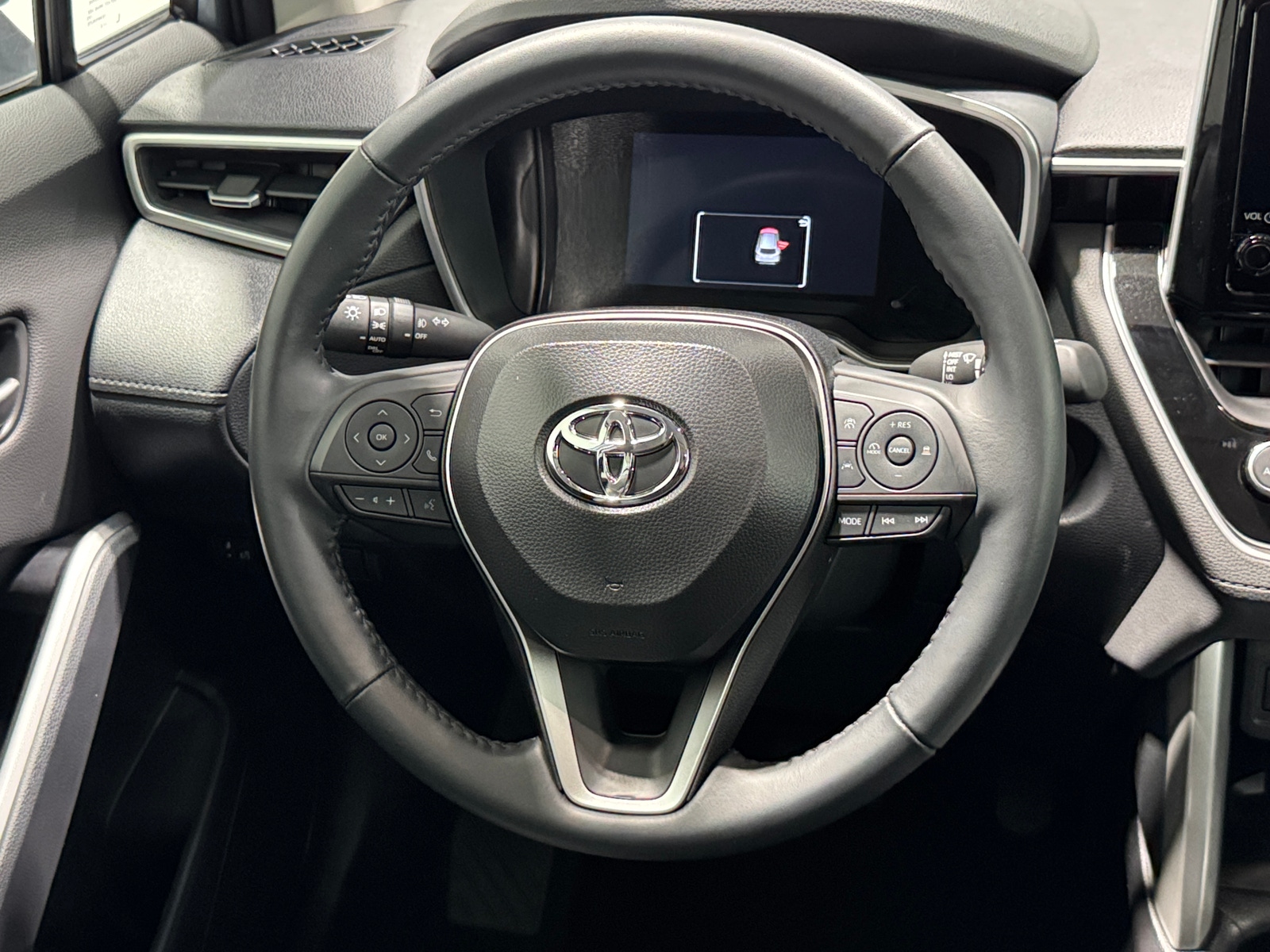 Thumbnail: 2025 Toyota Corolla Cross - 4