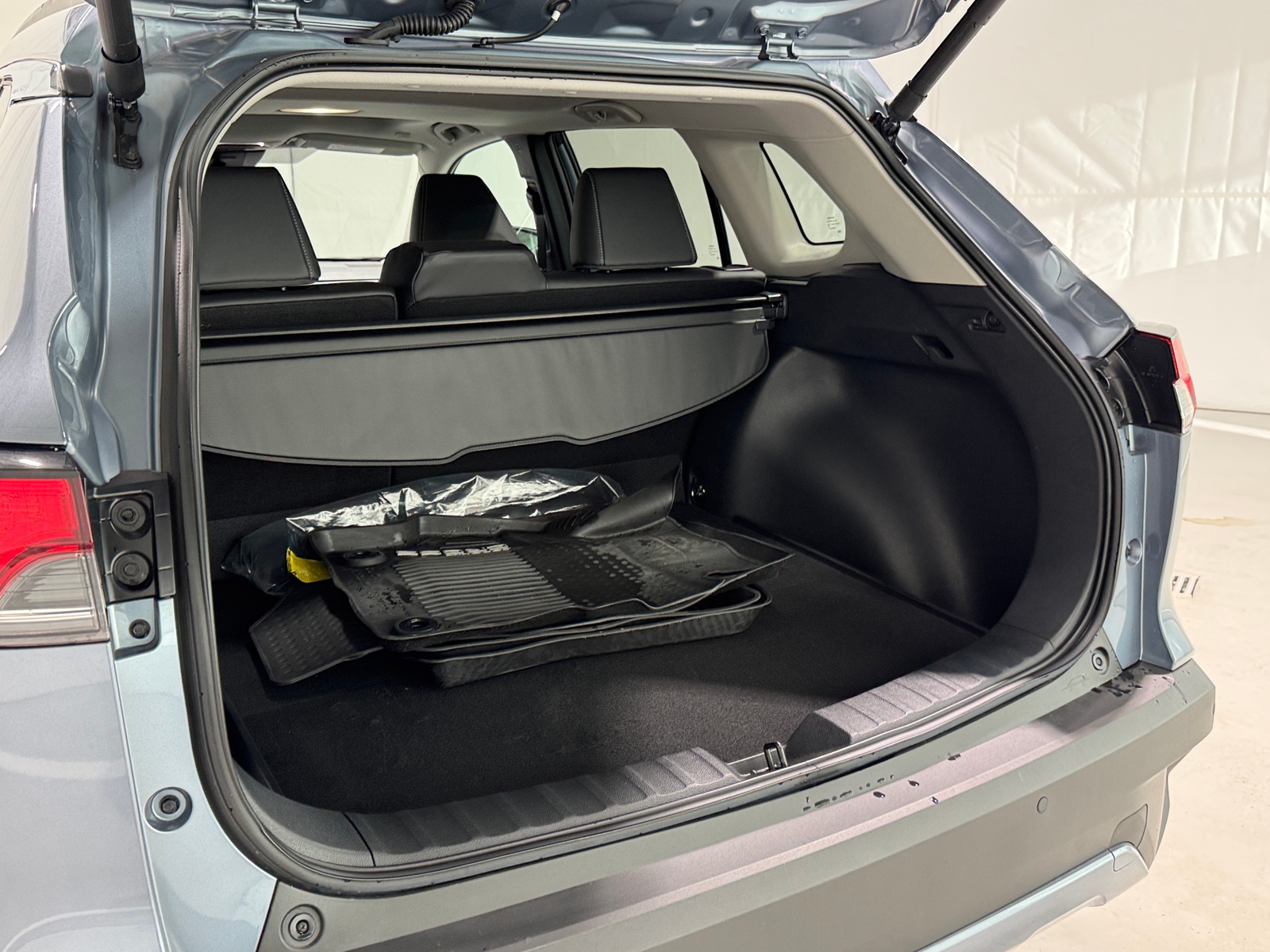 Thumbnail: 2025 Toyota Corolla Cross - 6