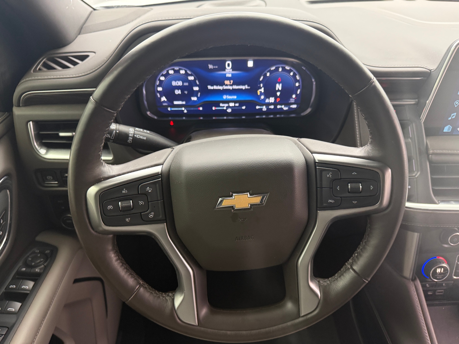 Thumbnail: 2022 Chevrolet Tahoe - 4