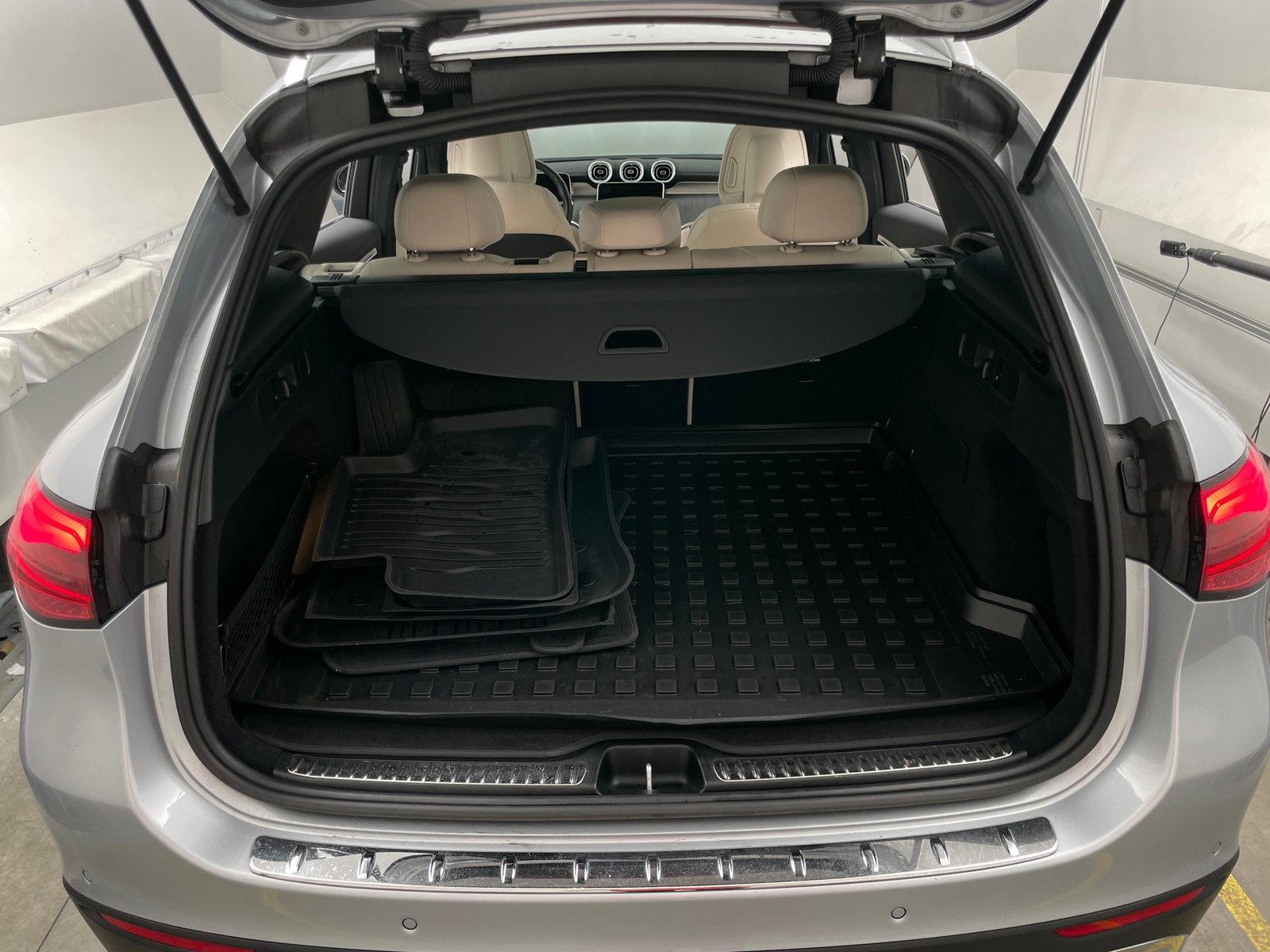 Thumbnail: 2025 Mercedes-Benz GLC - 6