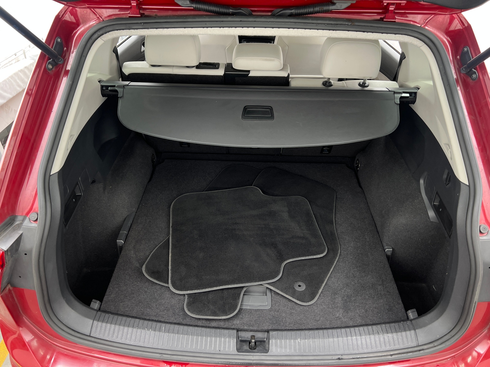 Thumbnail: 2019 Volkswagen Tiguan - 6