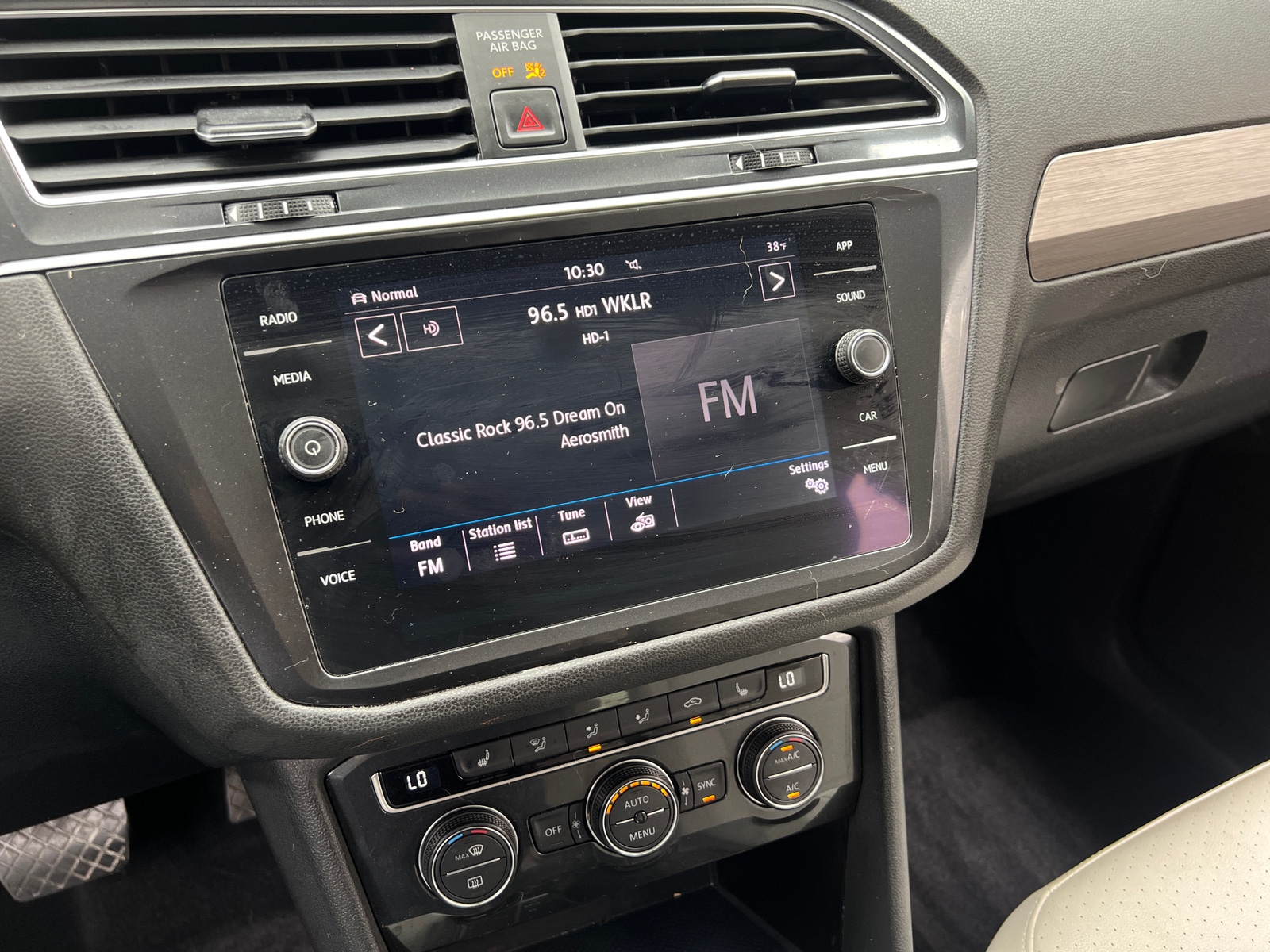 Thumbnail: 2019 Volkswagen Tiguan - 3