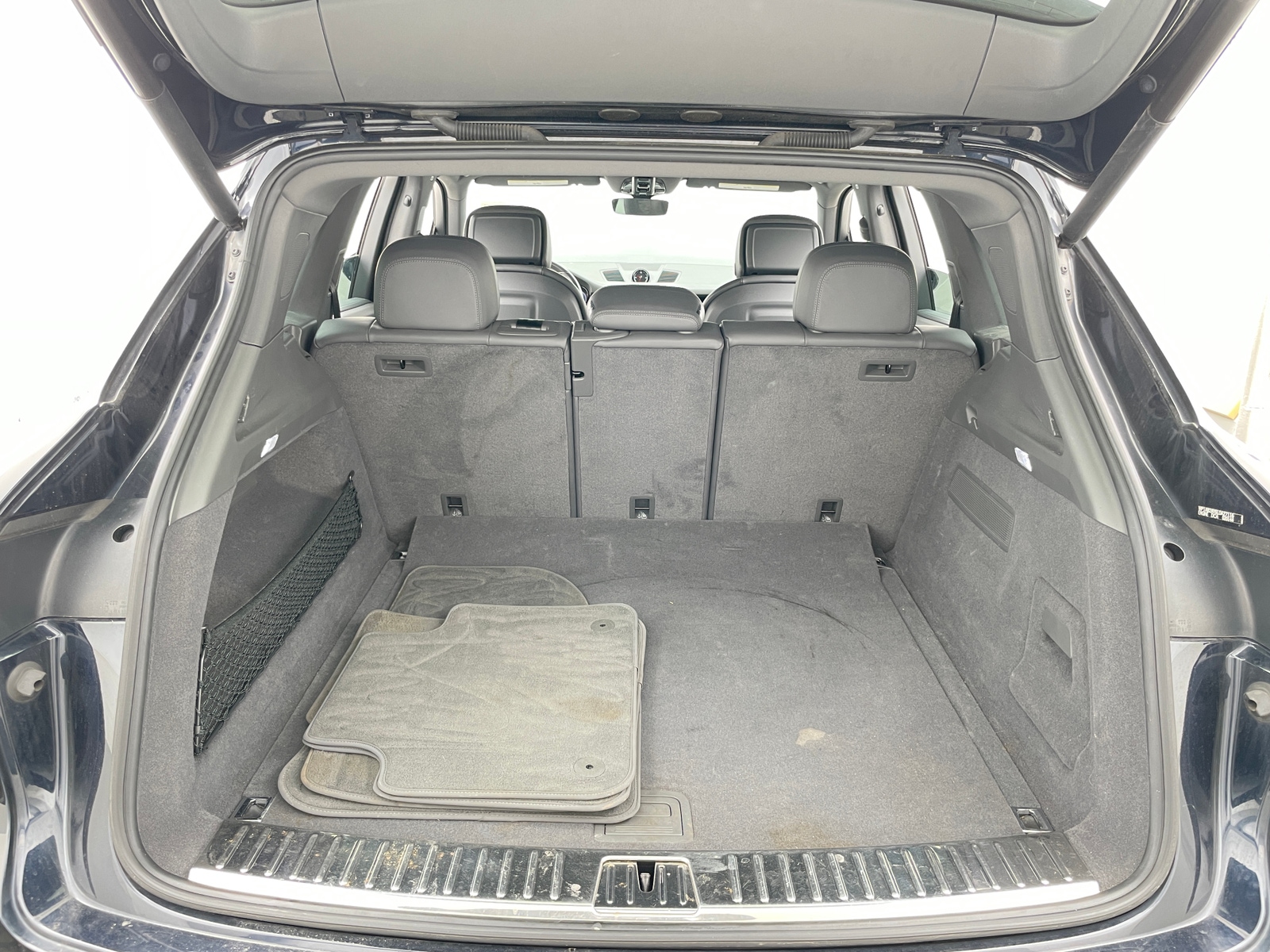 Thumbnail: 2020 Porsche Cayenne - 6