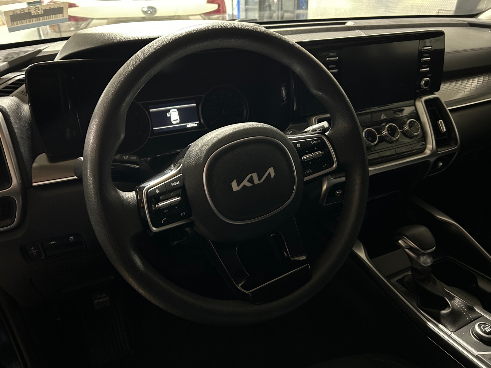 Thumbnail: 2023 Kia Sorento - 5