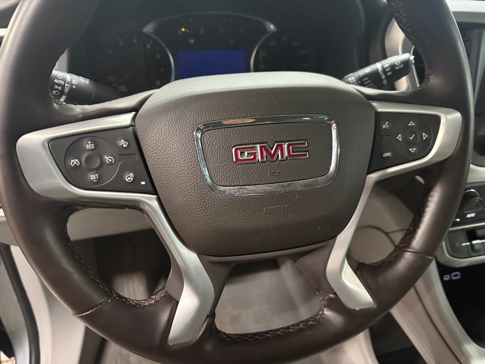 Thumbnail: 2023 GMC Acadia - 4