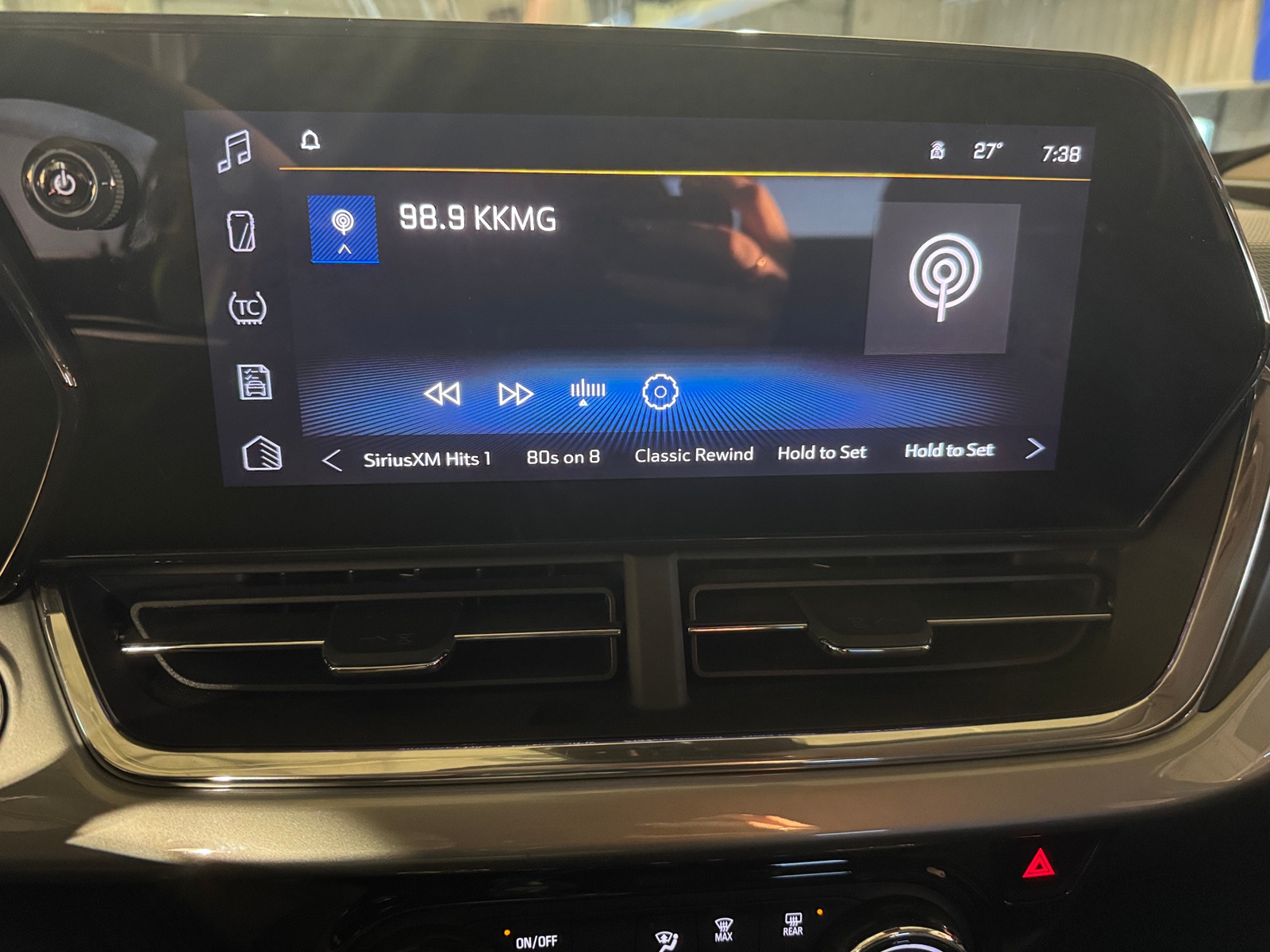 Thumbnail: 2025 Chevrolet Trax - 4