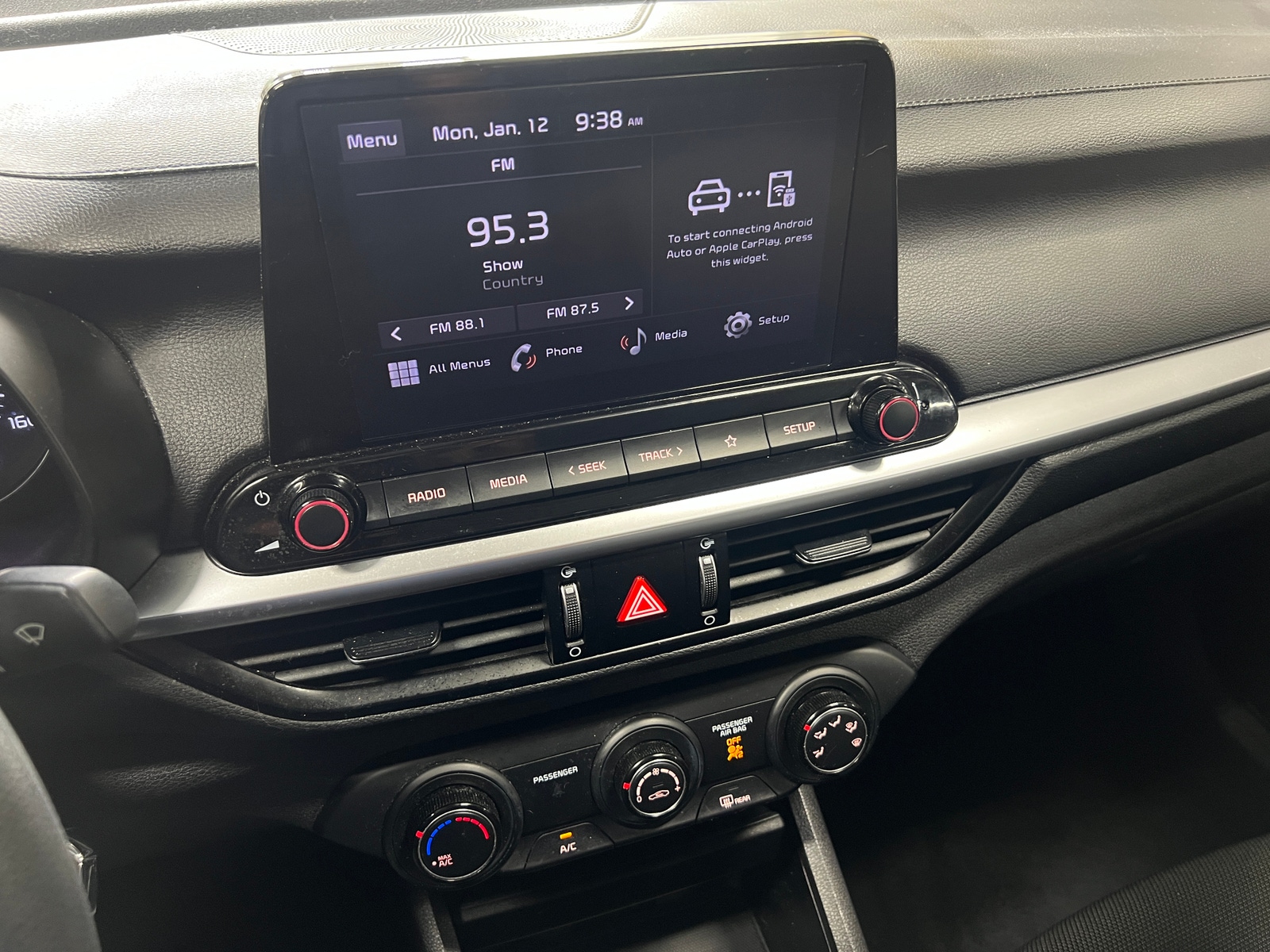 Thumbnail: 2022 Kia Forte - 4