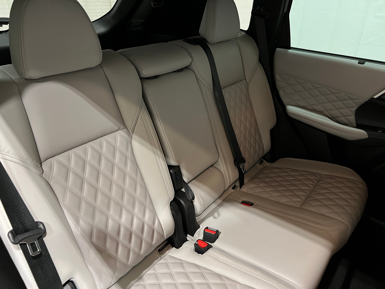 Thumbnail: 2023 Mitsubishi Outlander - 5