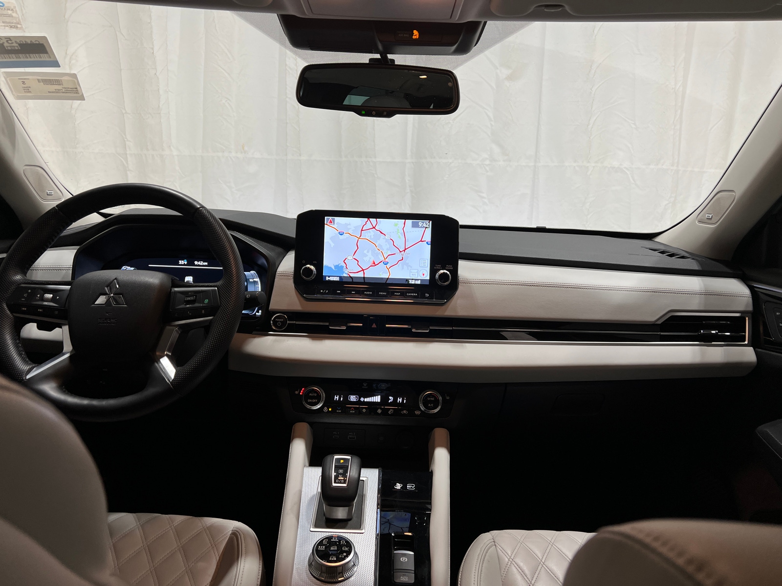 Thumbnail: 2023 Mitsubishi Outlander - 2