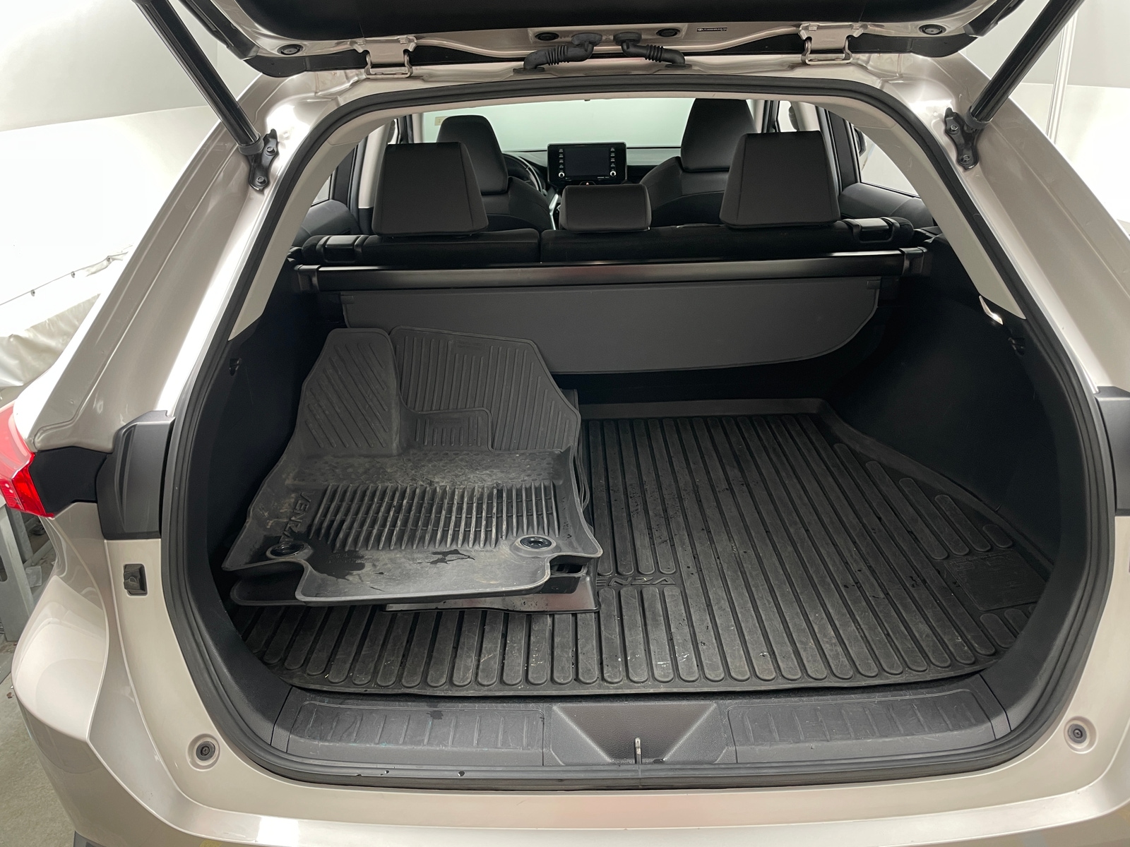 Thumbnail: 2021 Toyota Venza - 7