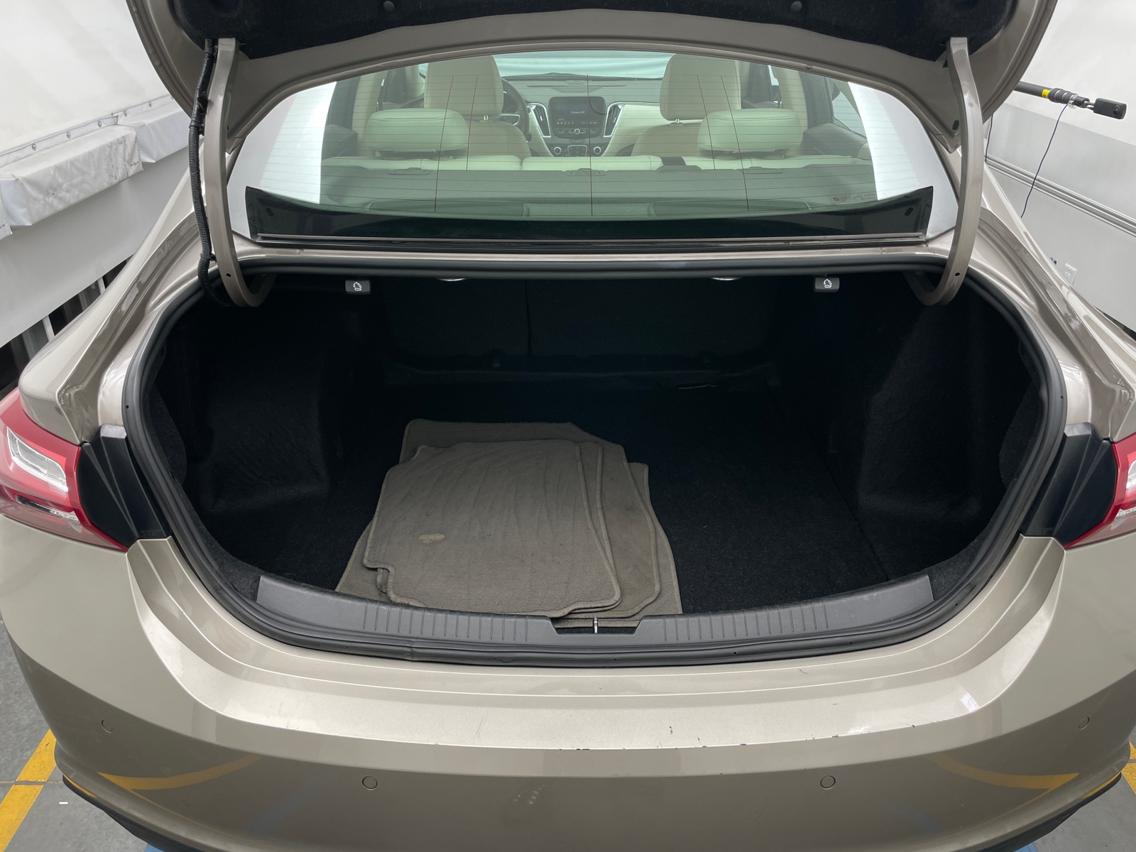 Thumbnail: 2024 Chevrolet Malibu - 6