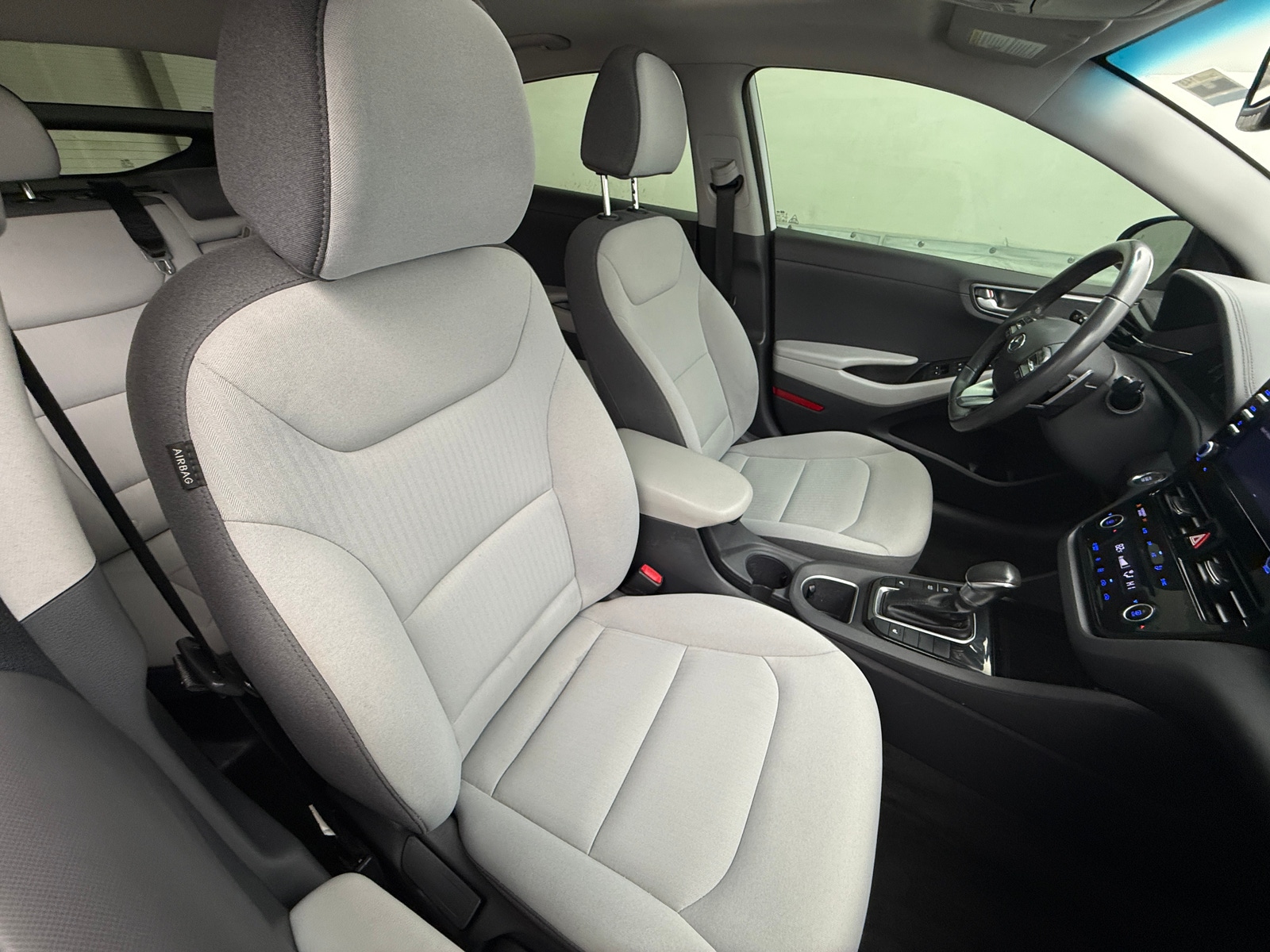 Thumbnail: 2022 Hyundai Ioniq - 2