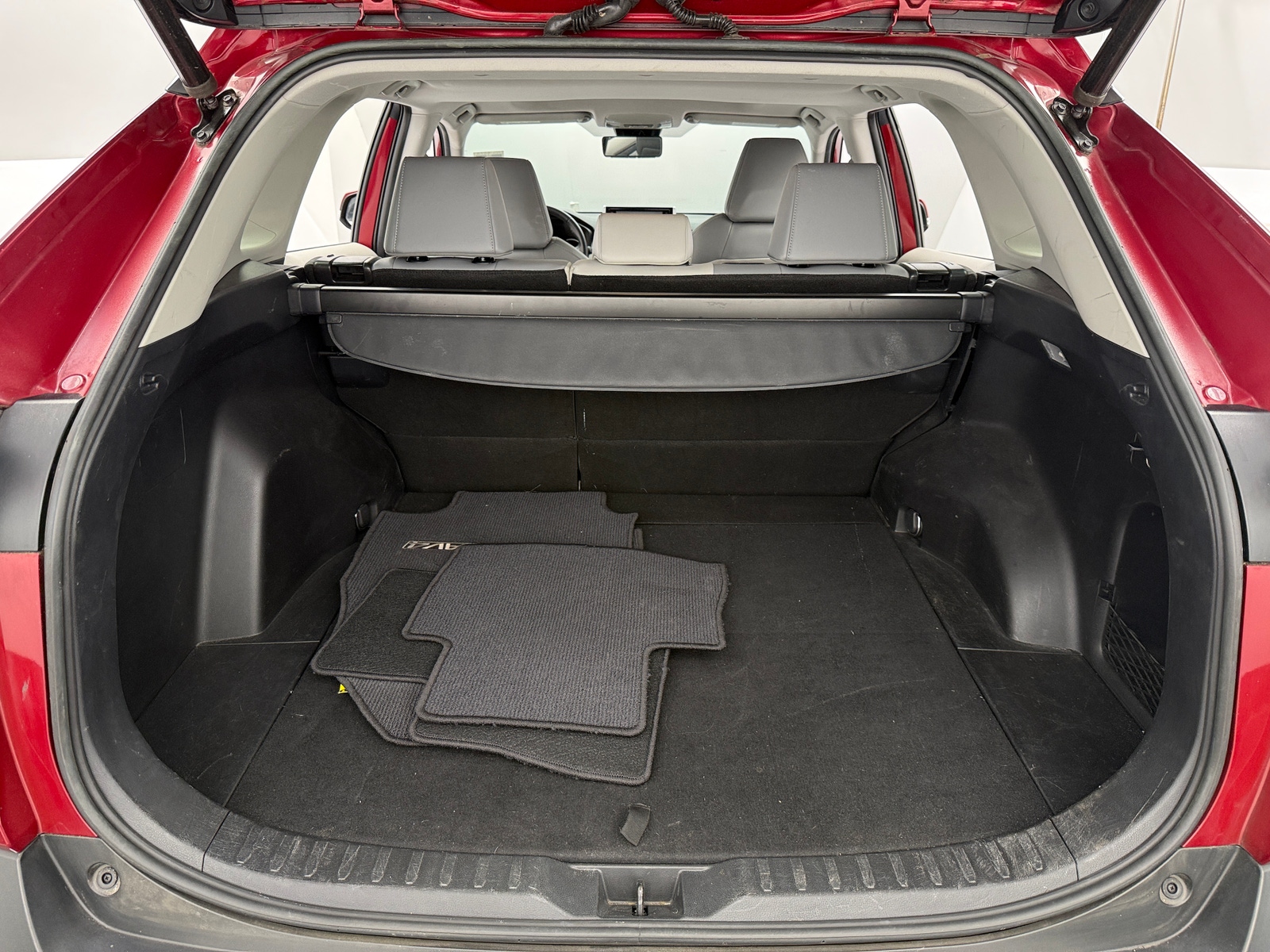 Thumbnail: 2019 Toyota RAV4 - 6