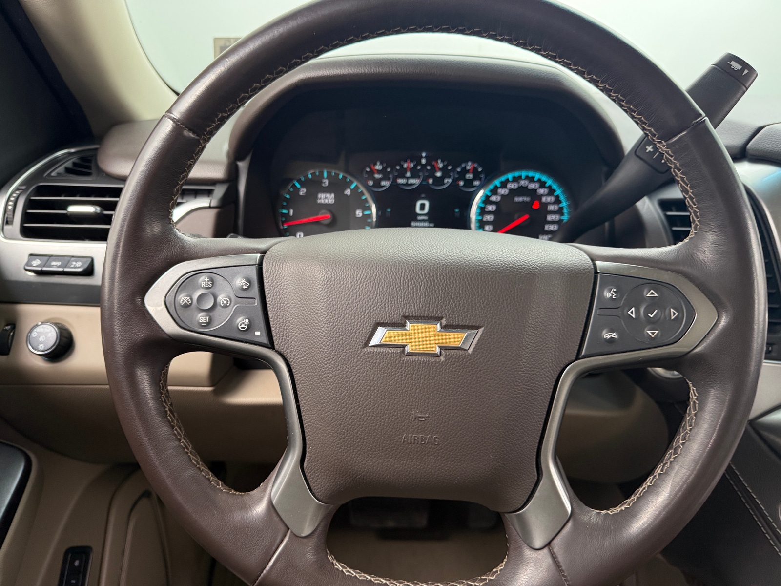 Thumbnail: 2019 Chevrolet Suburban - 4