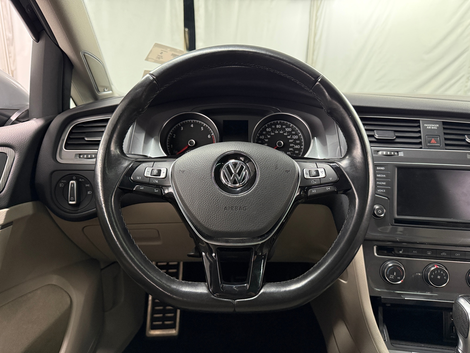 Thumbnail: 2017 Volkswagen Golf - 4