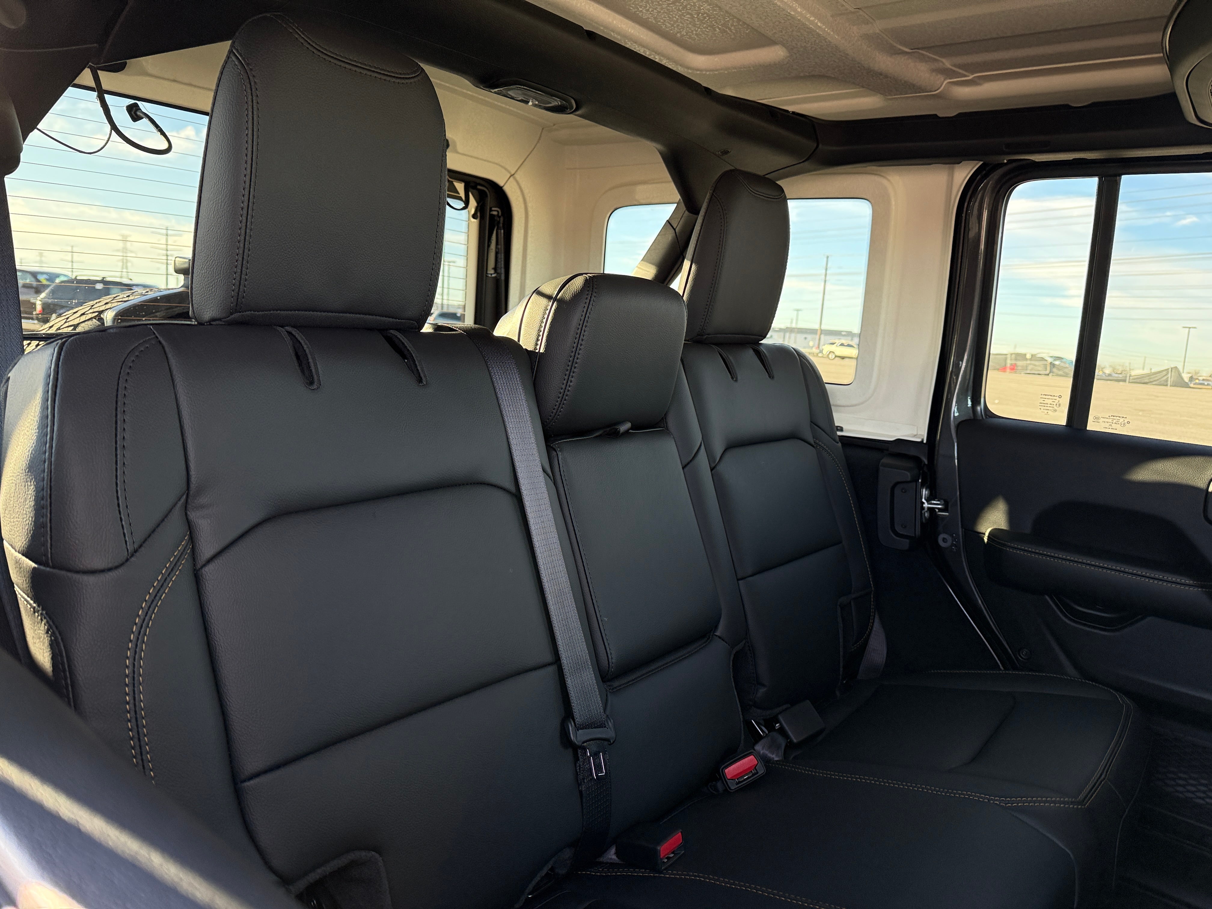 2026 Jeep Wrangler 4-Door Sahara - Photo 2