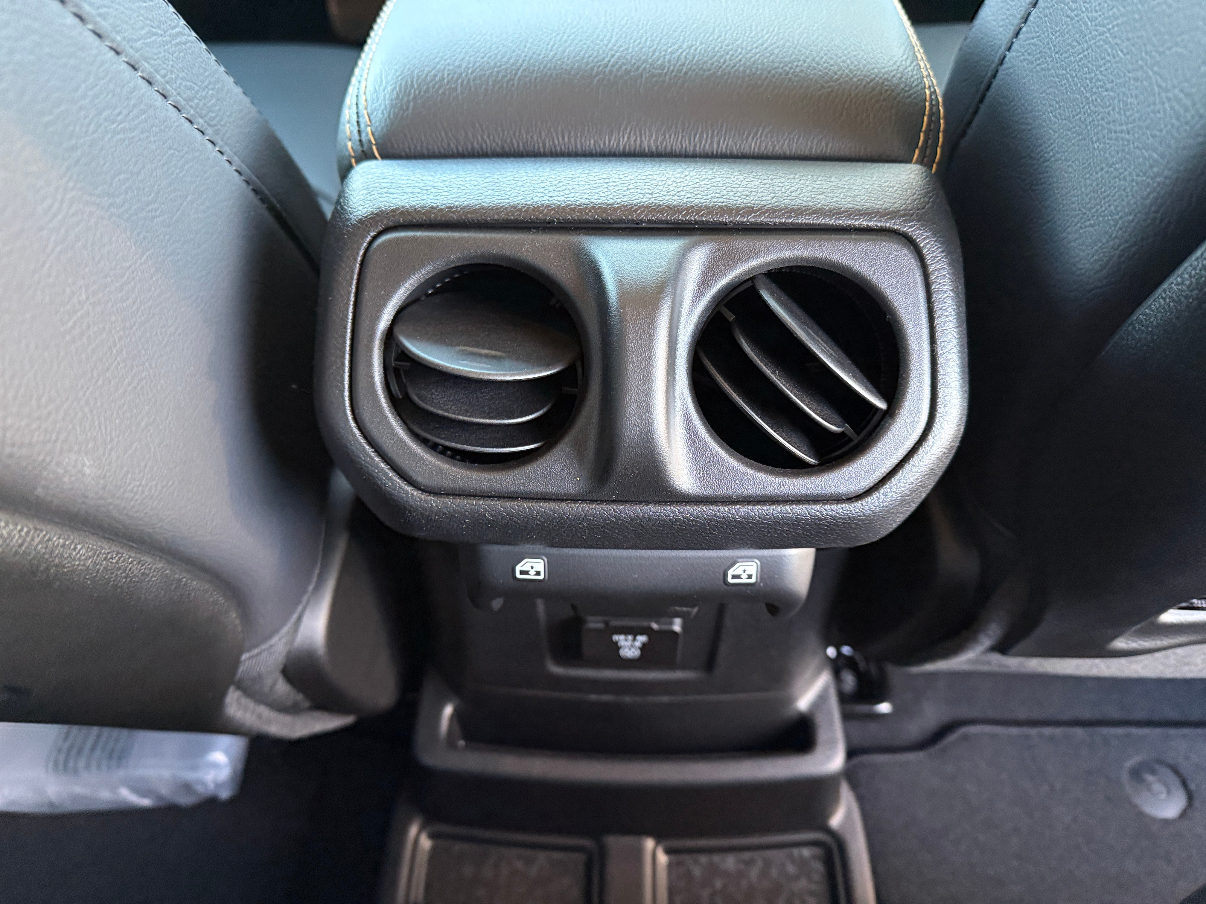 2026 Jeep Wrangler 4-Door Sahara - Photo 5