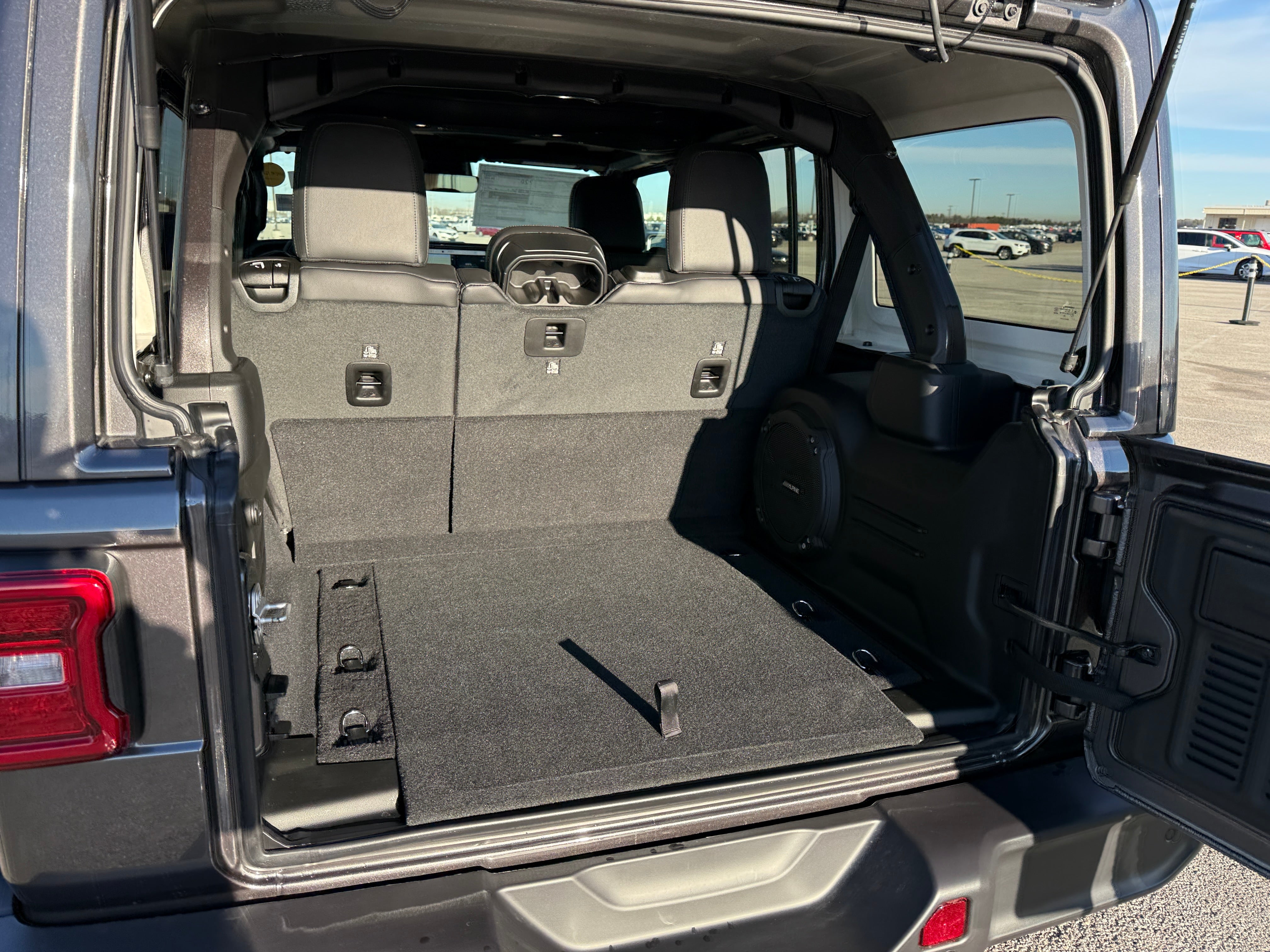 2026 Jeep Wrangler 4-Door Sahara - Photo 9