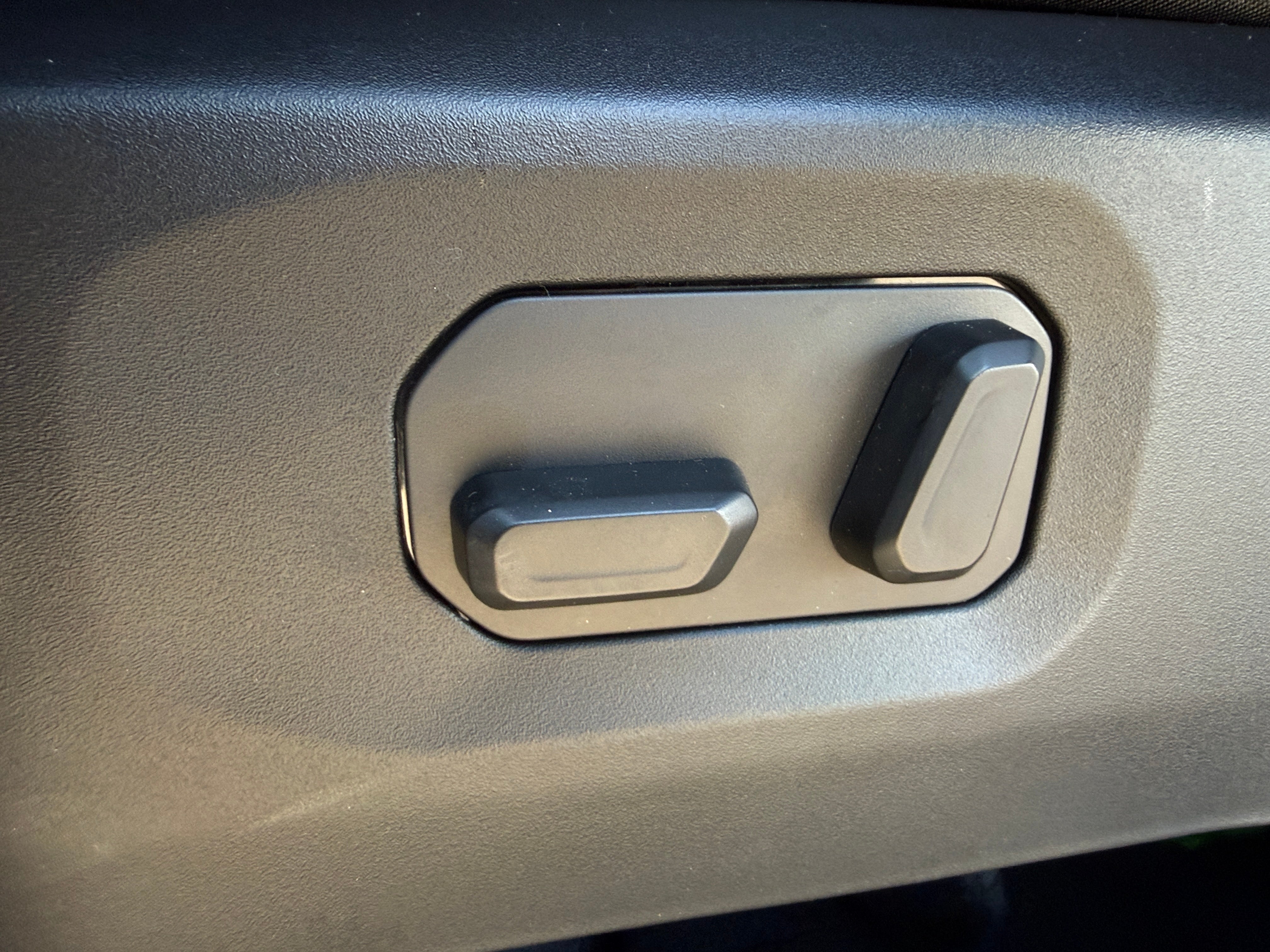 2026 Jeep Wrangler 4-Door Sahara - Photo 10