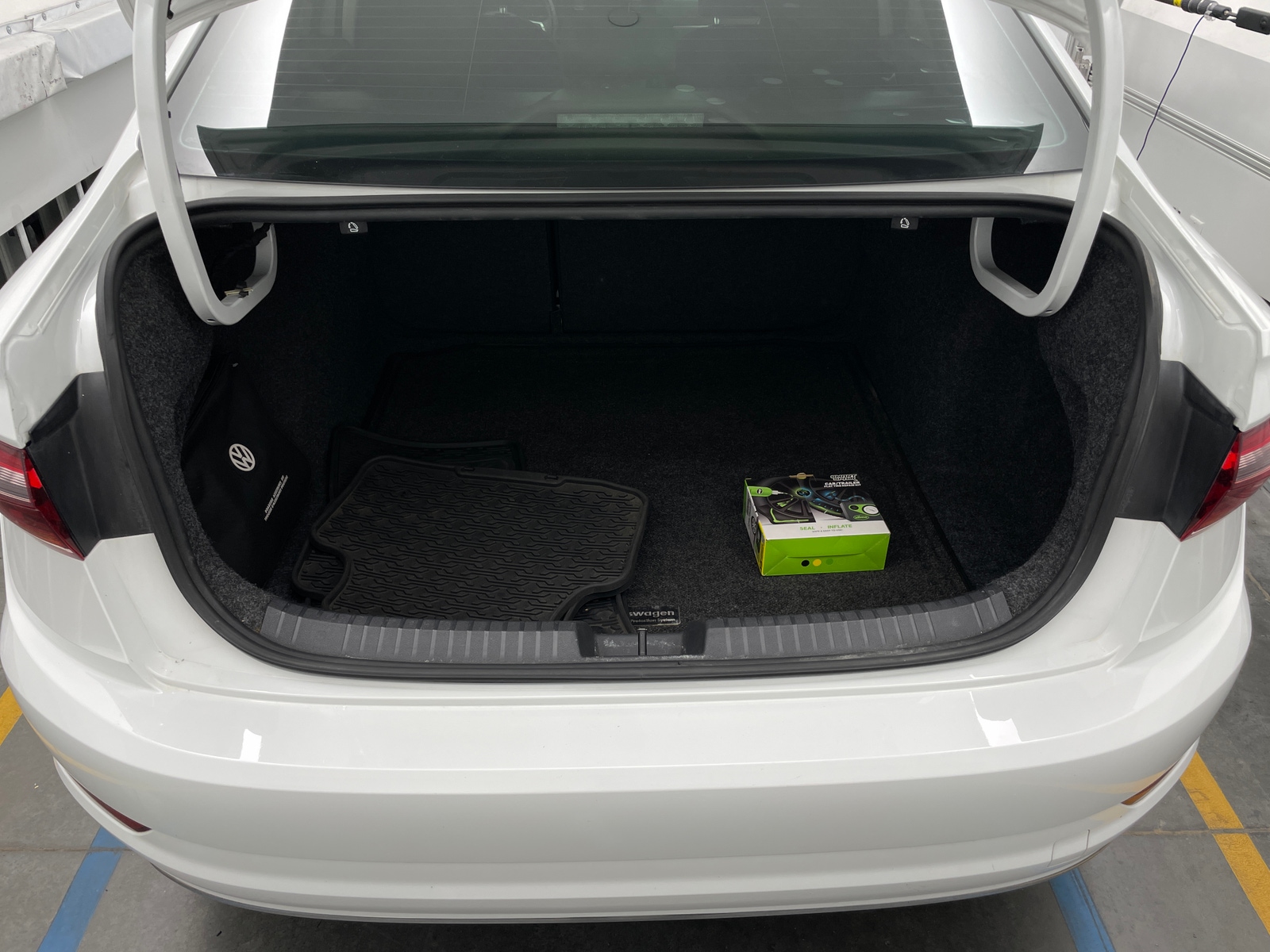 Thumbnail: 2019 Volkswagen Jetta - 7