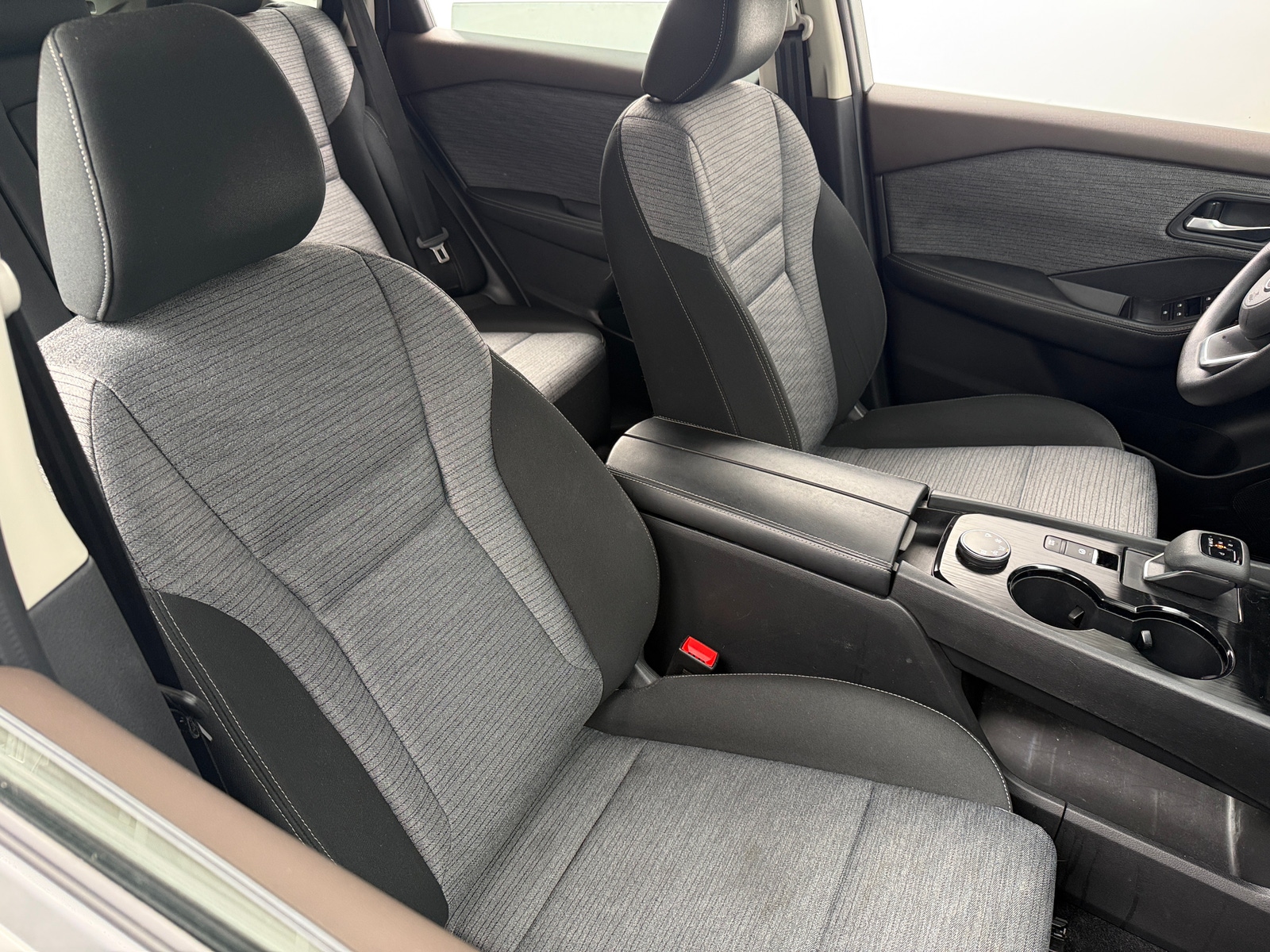 Thumbnail: 2023 Nissan Rogue - 2