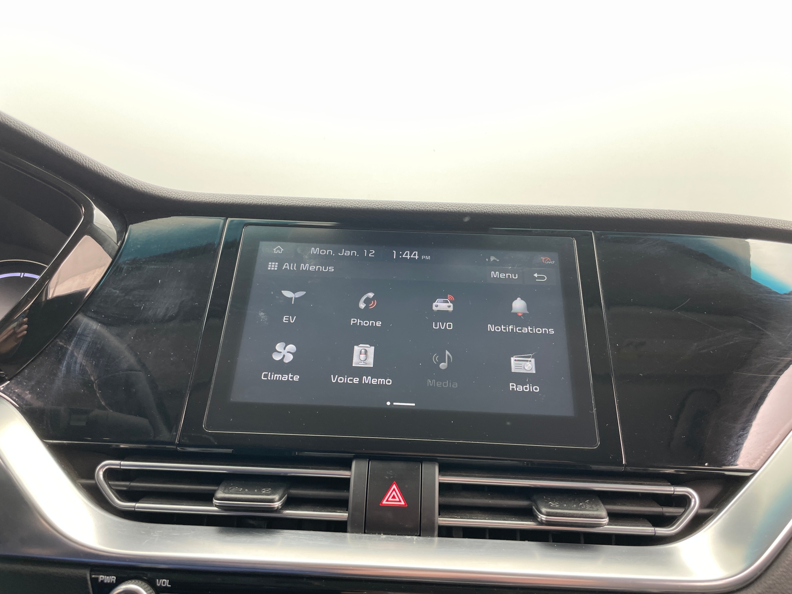 Thumbnail: 2020 Kia Niro - 3